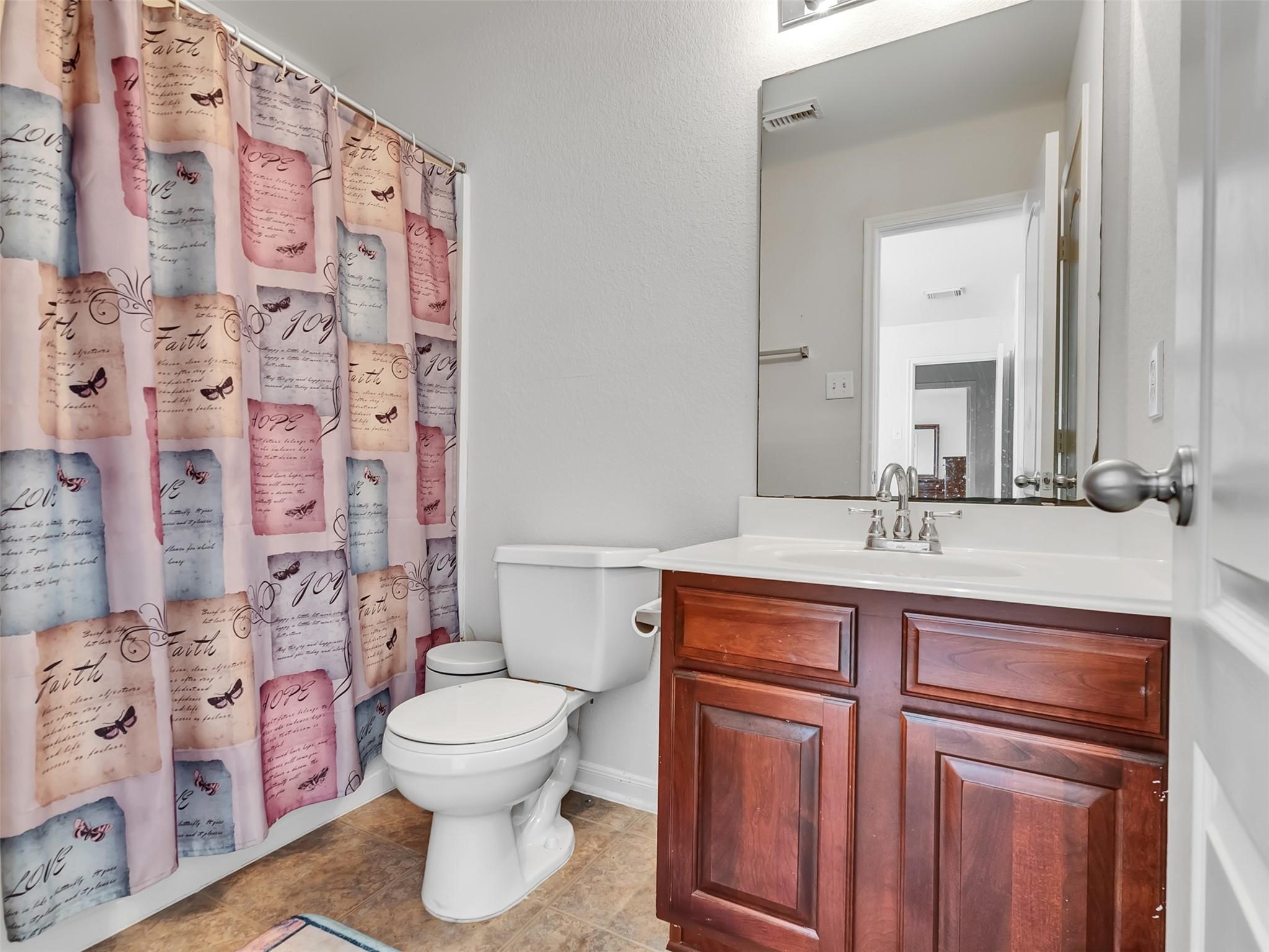 2nd FLOOR PRIMARY FULL BATH