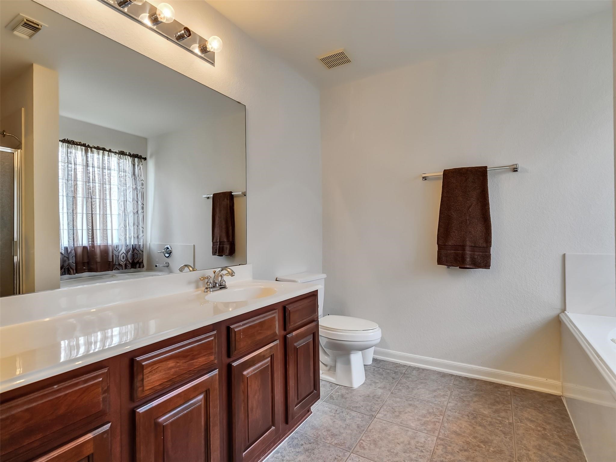1st FLOOR PRIMARY FULL BATH