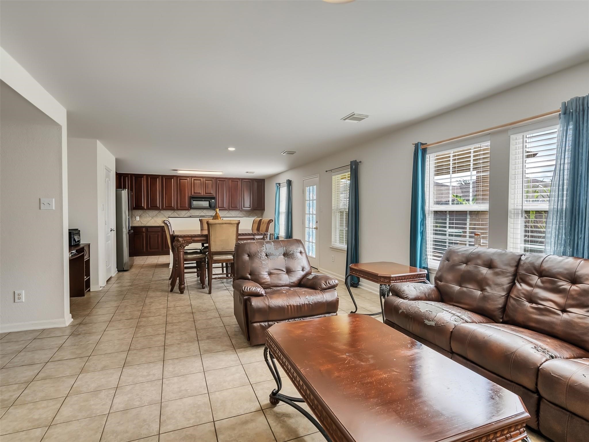 6902 Oleander Grove Way, Houston, TX 77049