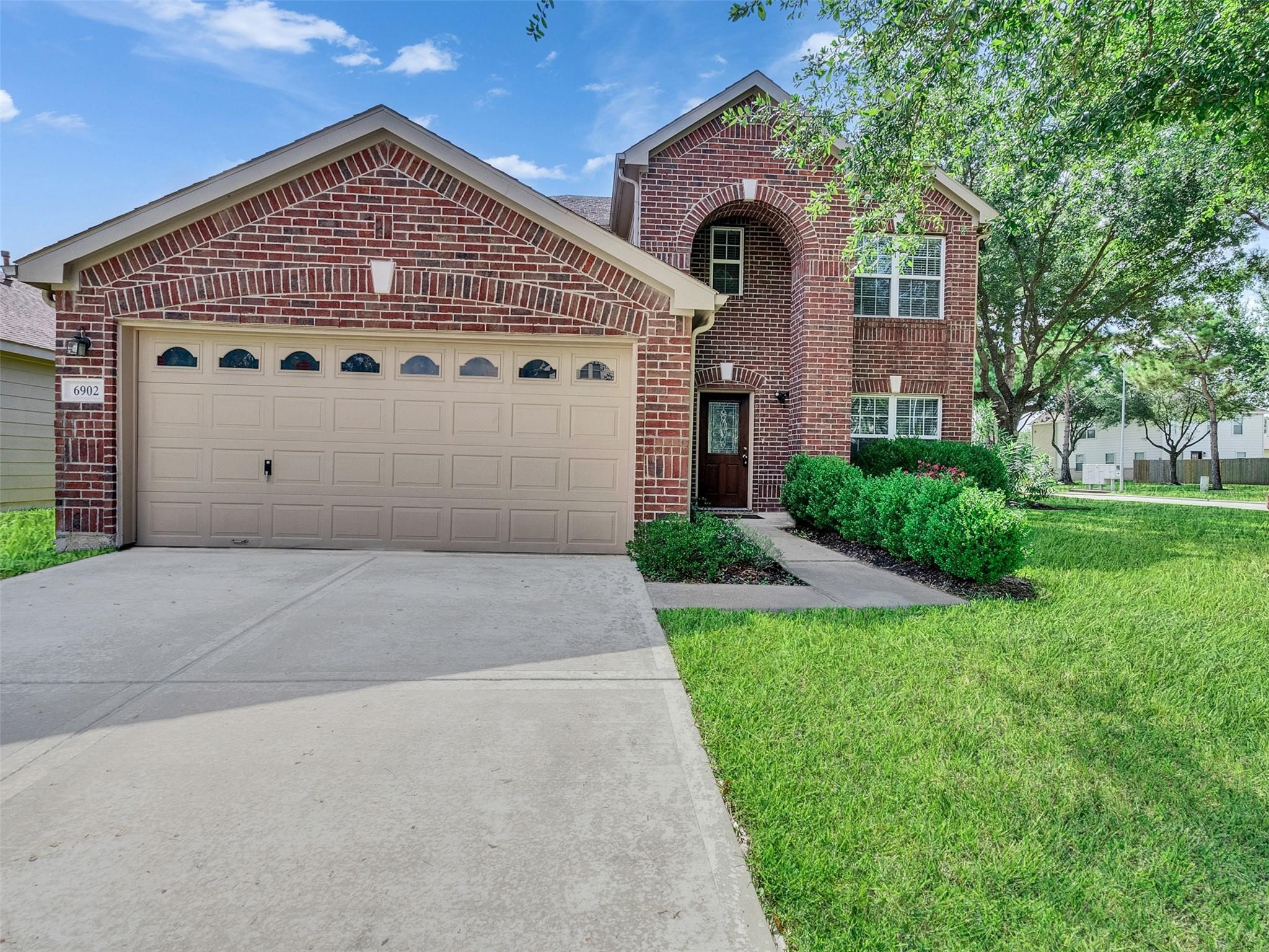 6902 Oleander Grove Way, Houston, TX 77049 6902 Oleander Grove Way, Houston, TX 77049