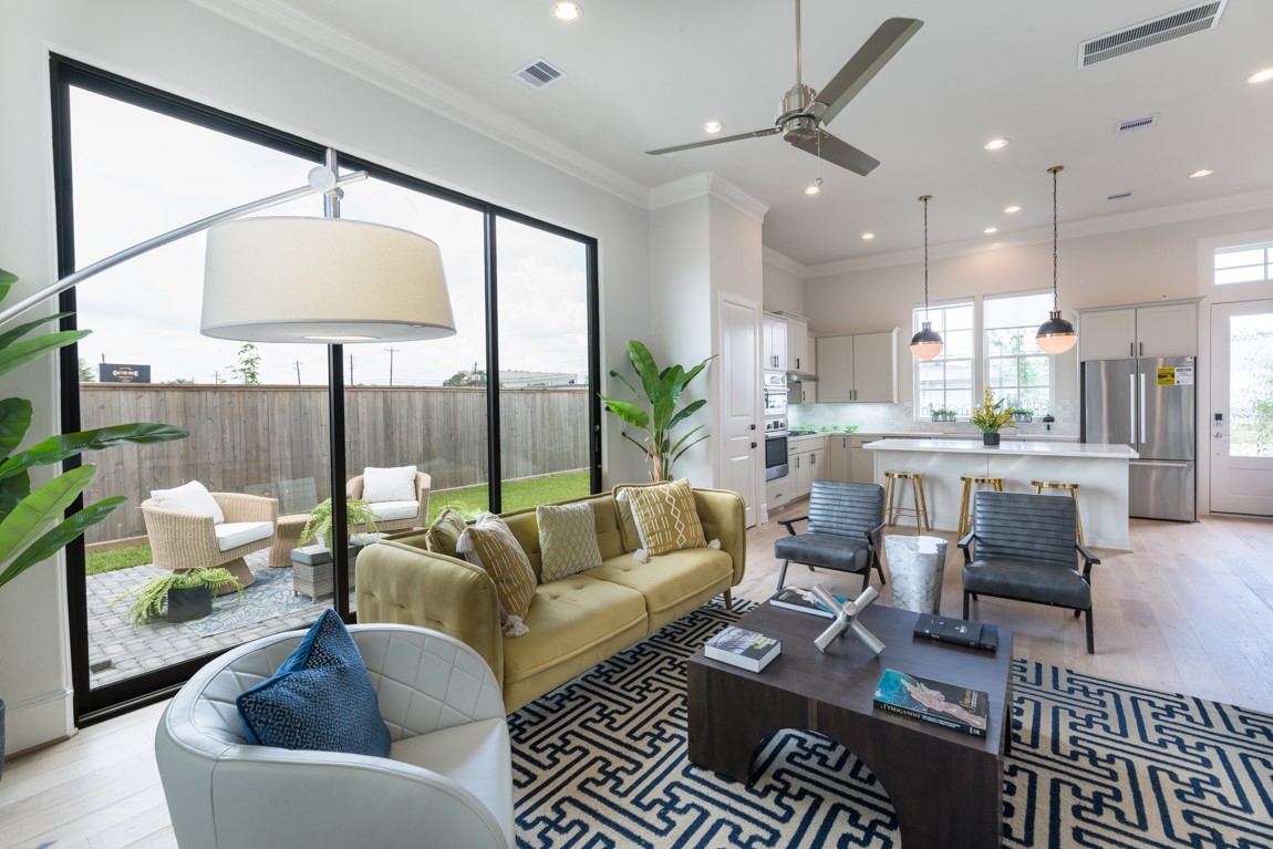 3307 Green Daisy Lane, Houston, TX 77008 3307 Green Daisy Lane, Houston, TX 77008