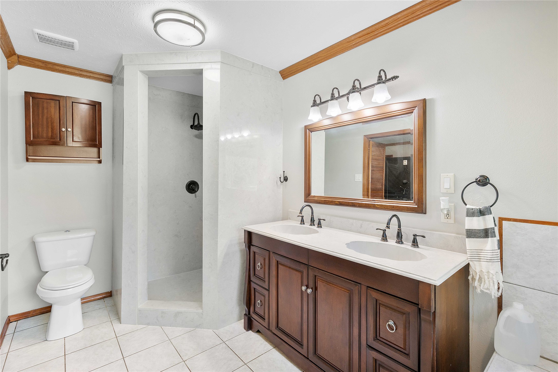 Primary shower