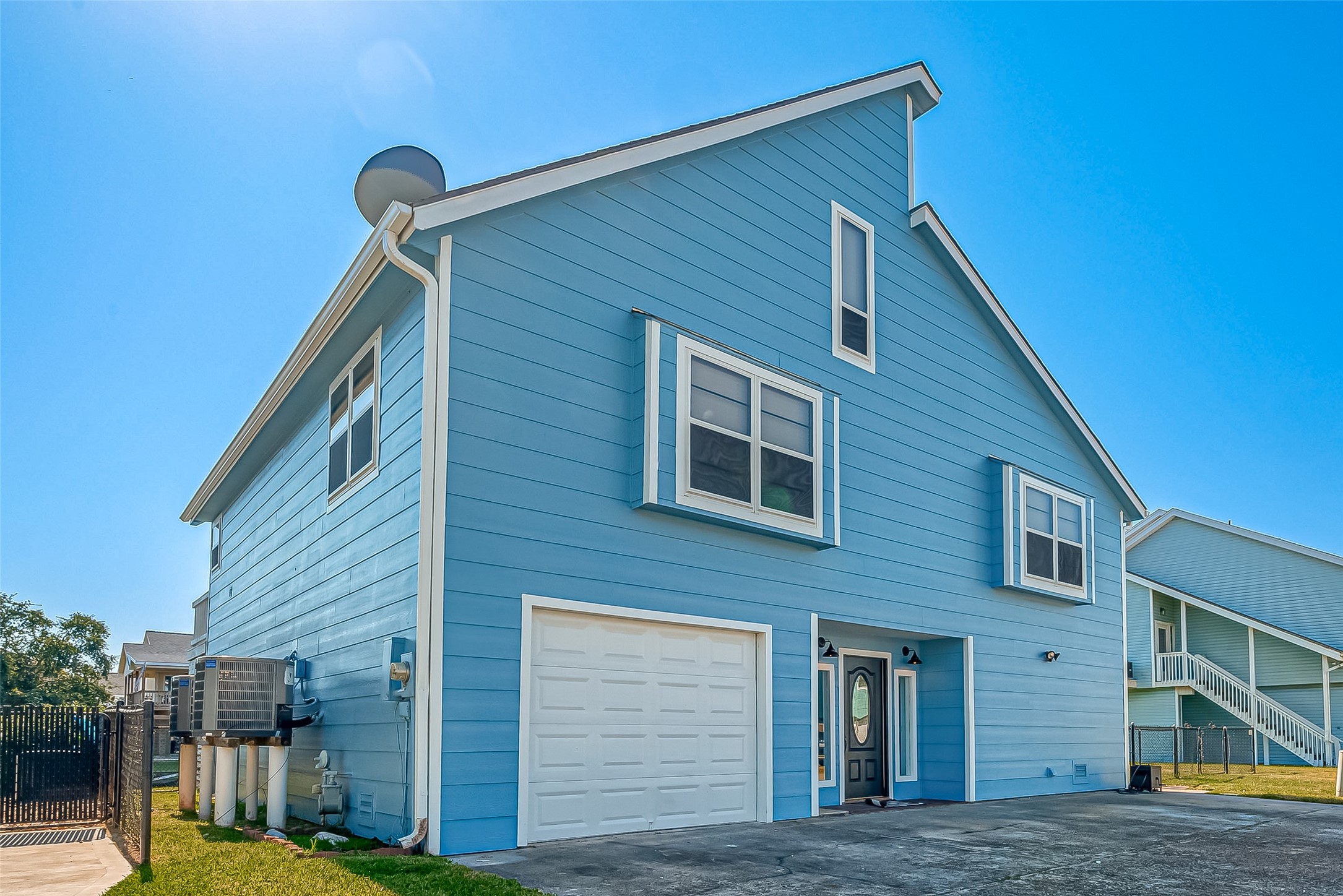976 Bonita Street, Bayou Vista, TX 77563