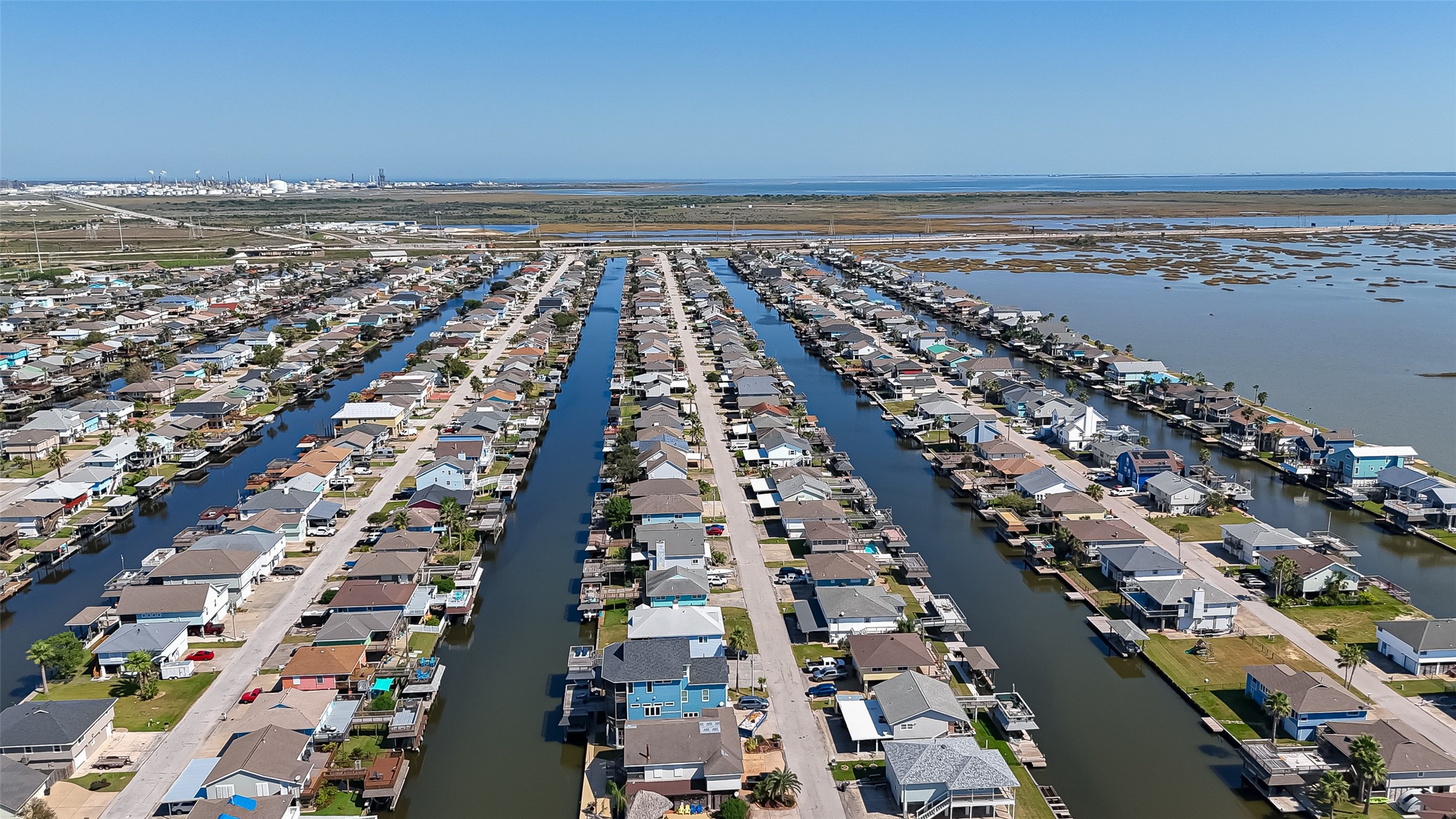 976 Bonita Street, Bayou Vista, TX 77563