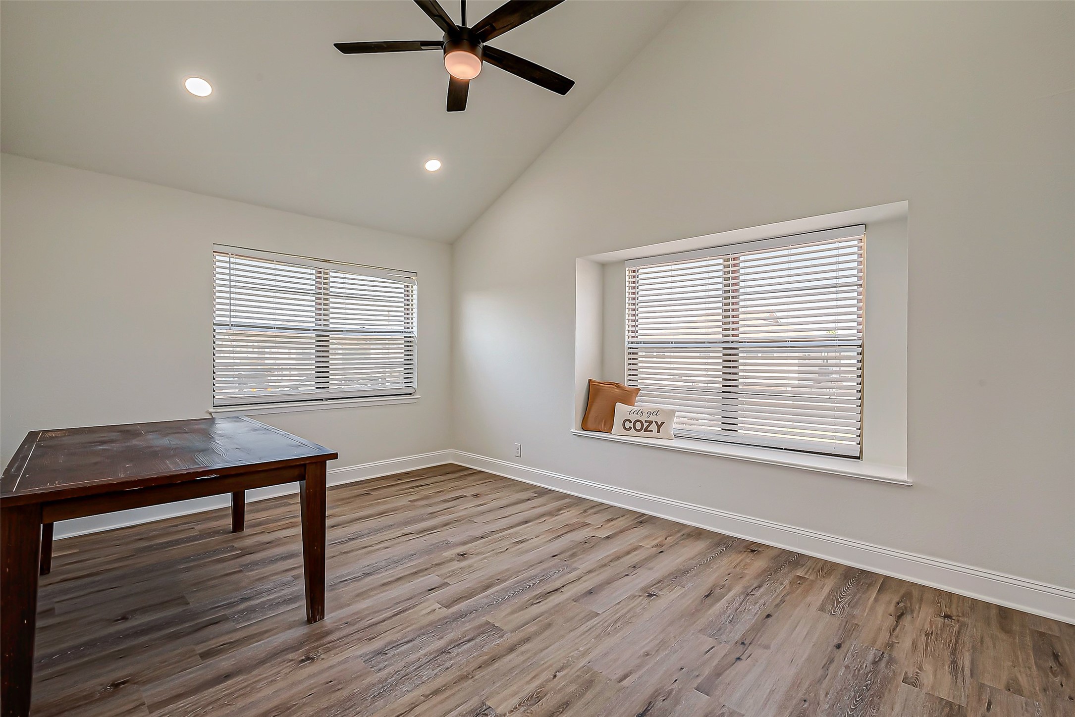 976 Bonita Street, Bayou Vista, TX 77563