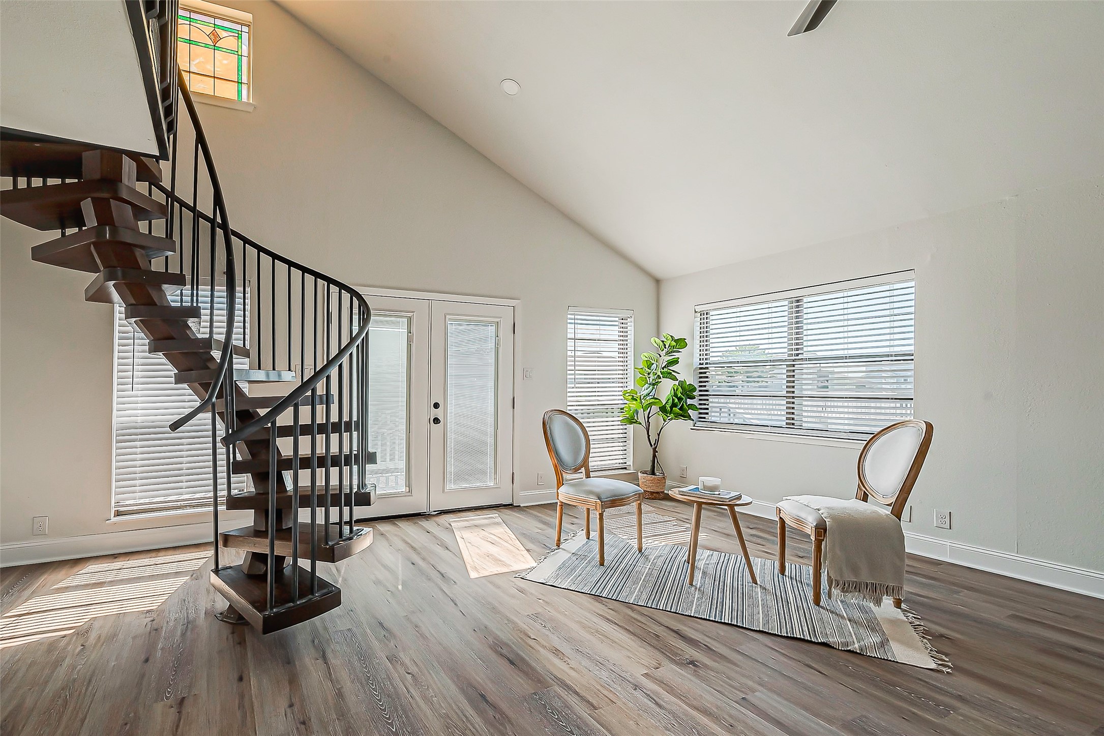976 Bonita Street, Bayou Vista, TX 77563