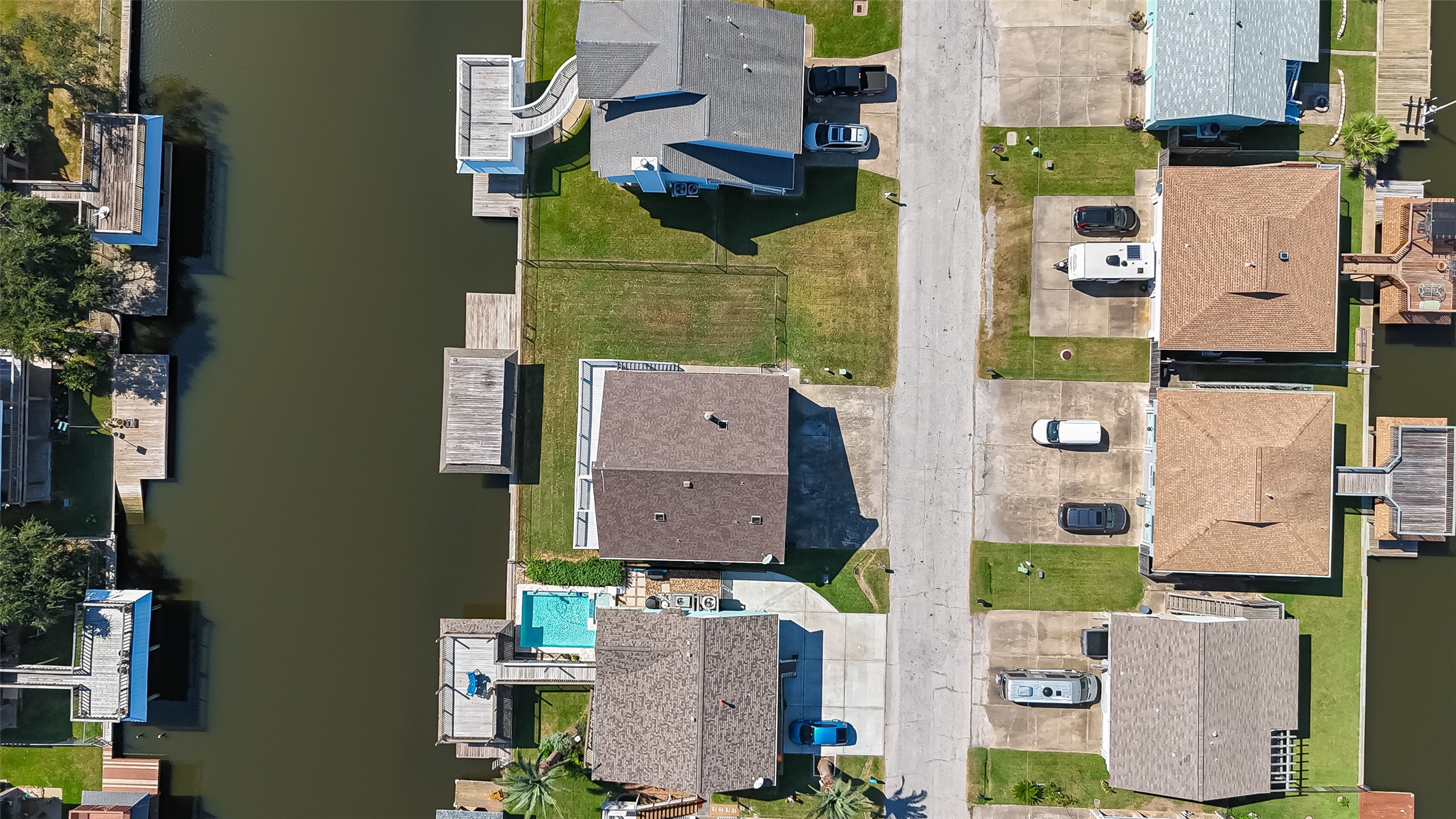 976 Bonita Street, Bayou Vista, TX 77563