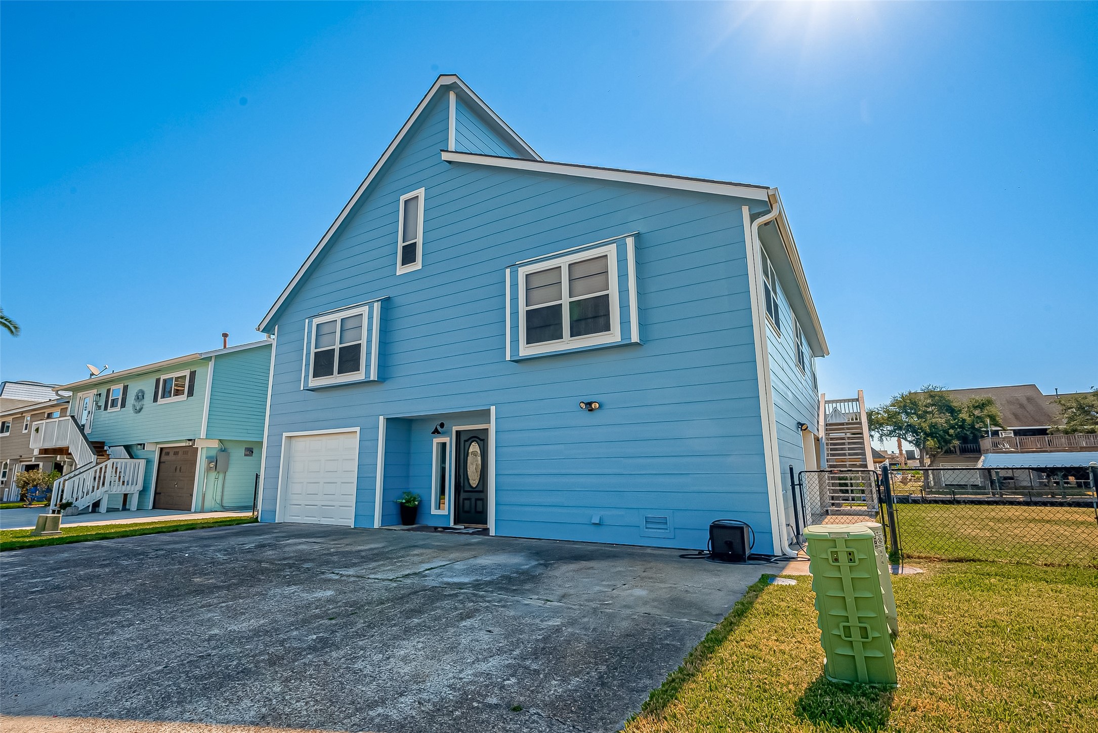 976 Bonita Street, Bayou Vista, TX 77563