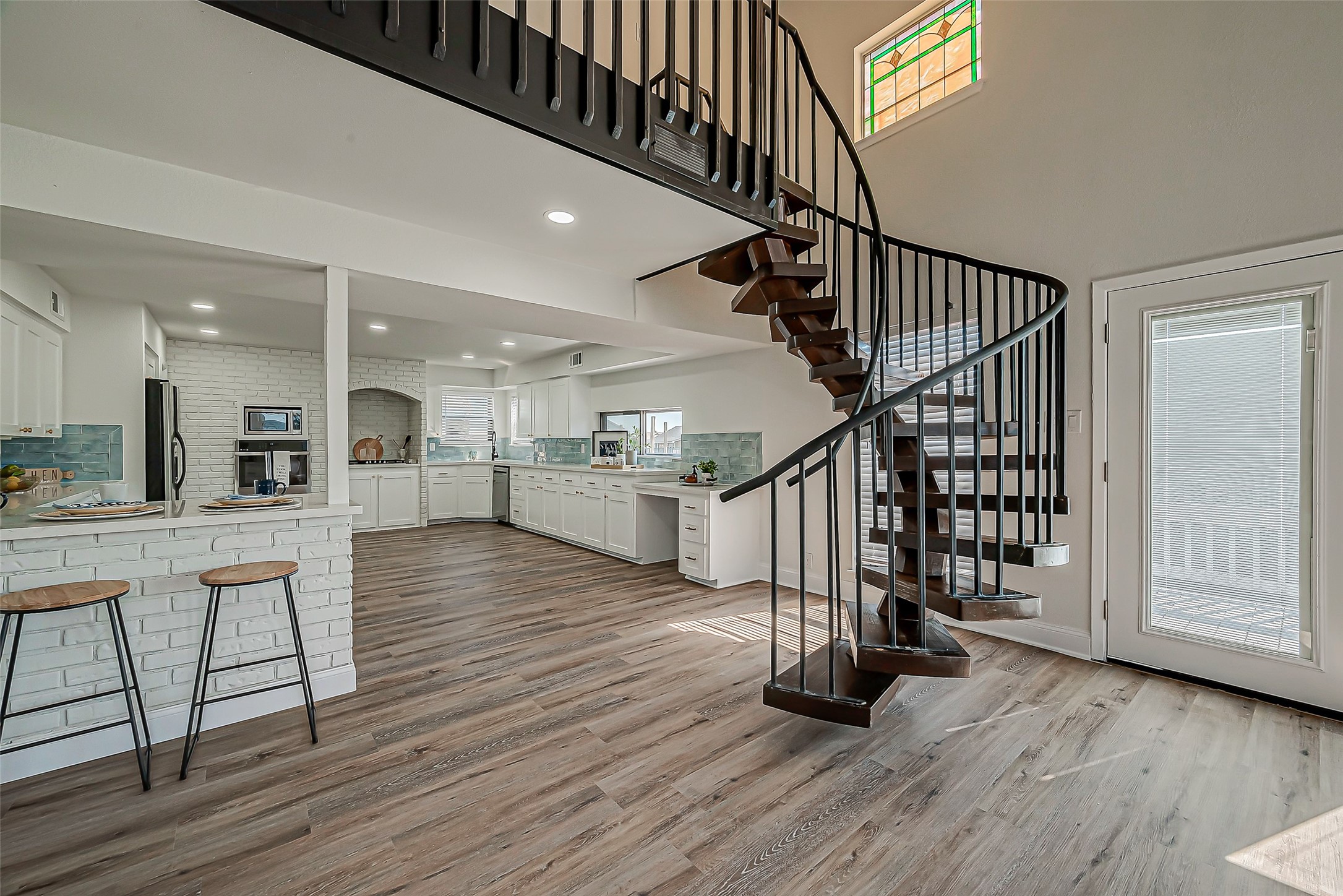 976 Bonita Street, Bayou Vista, TX 77563