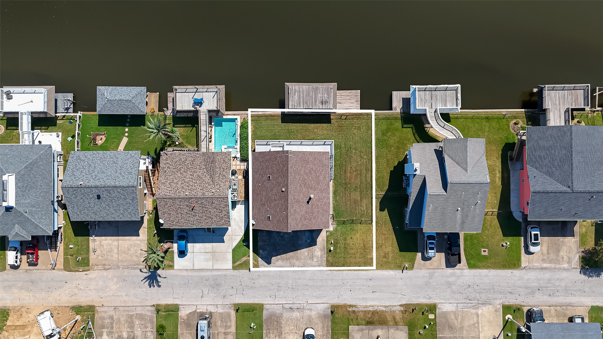 976 Bonita Street, Bayou Vista, TX 77563