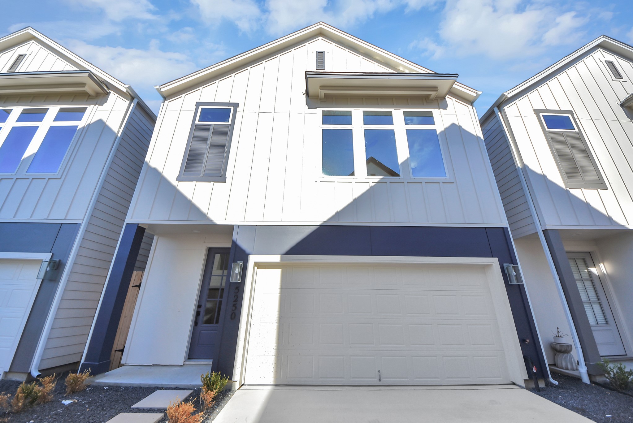 5250 Texas Street, Houston, TX 77011 5250 Texas Street, Houston, TX 77011