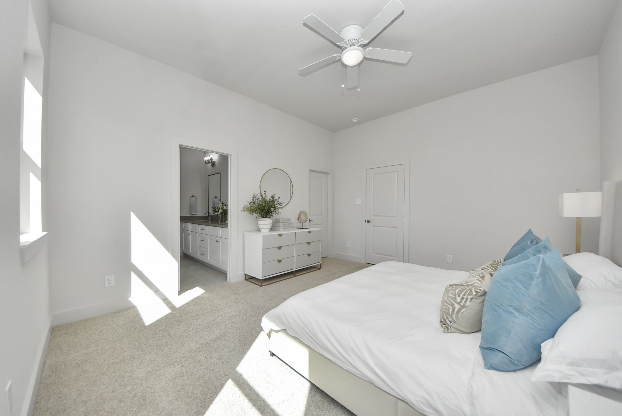 5250 Texas Street, Houston, TX 77011