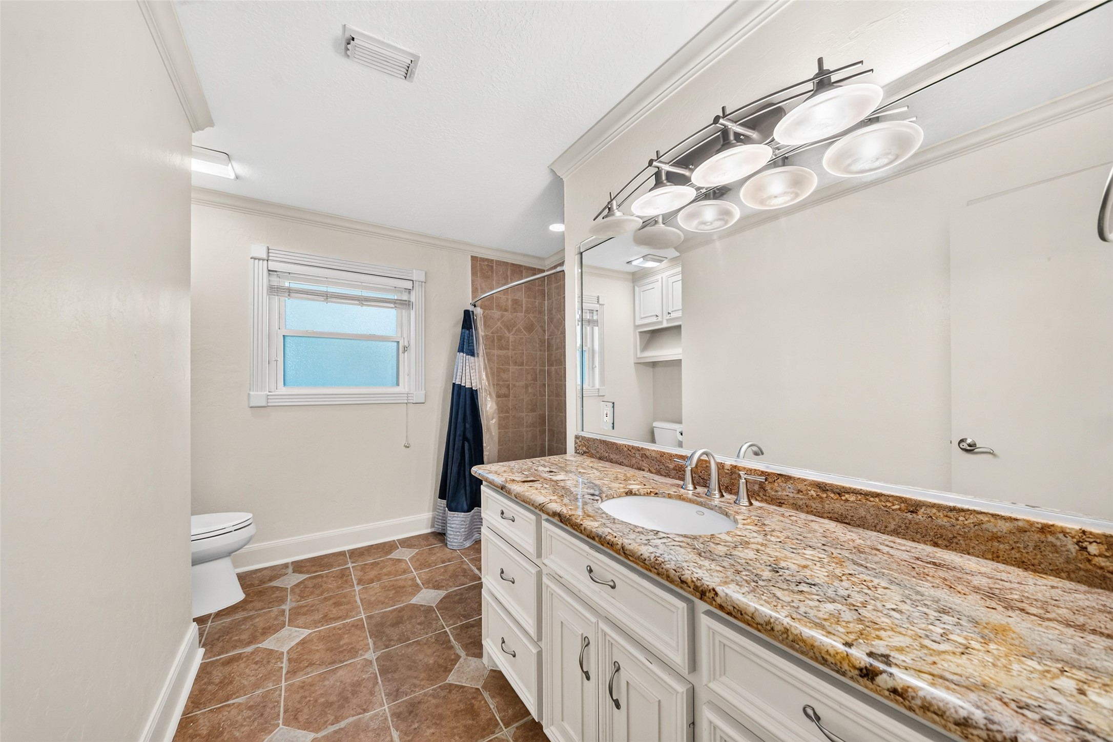 5262 Briarbend Drive, Houston, TX 77096