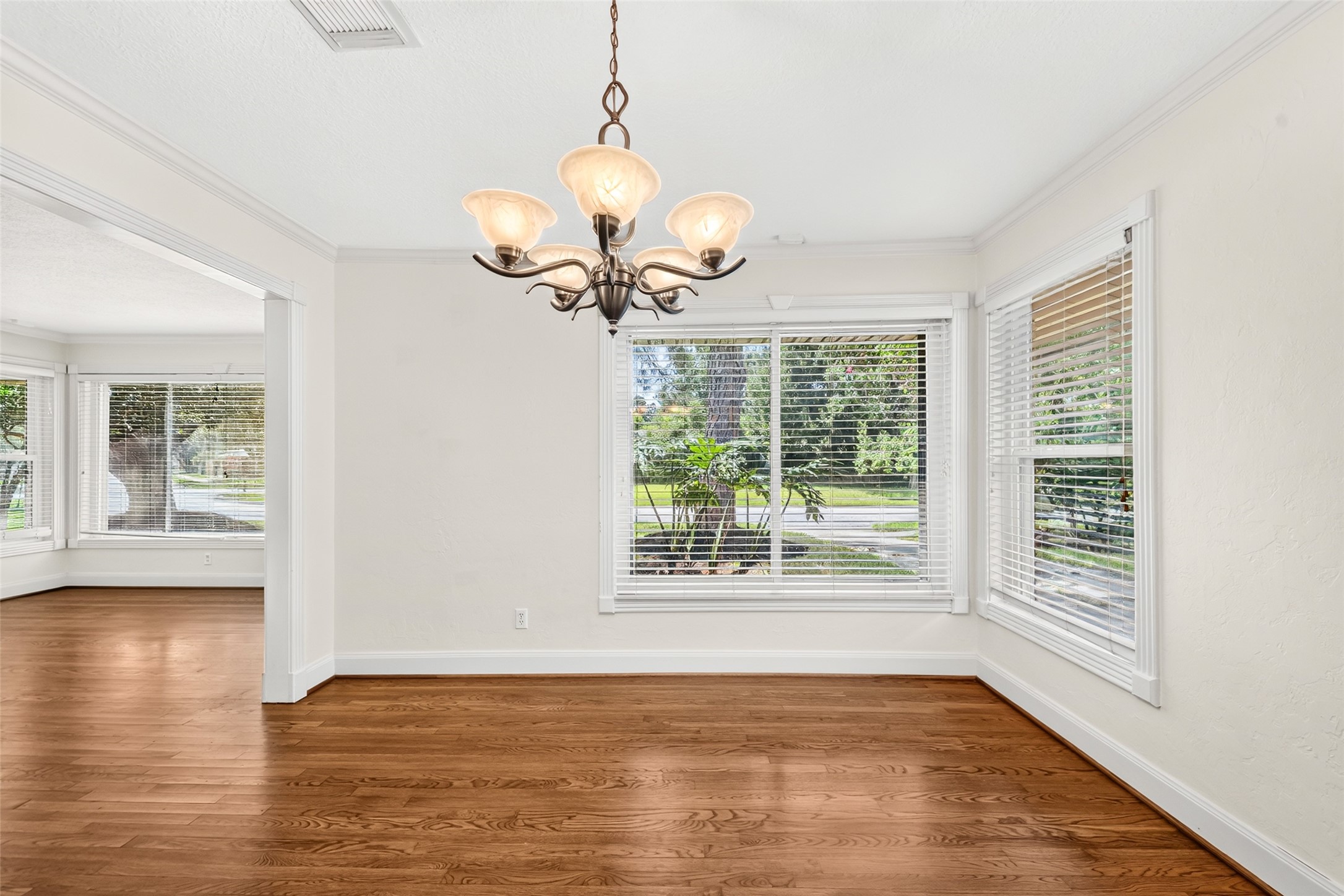 5262 Briarbend Drive, Houston, TX 77096