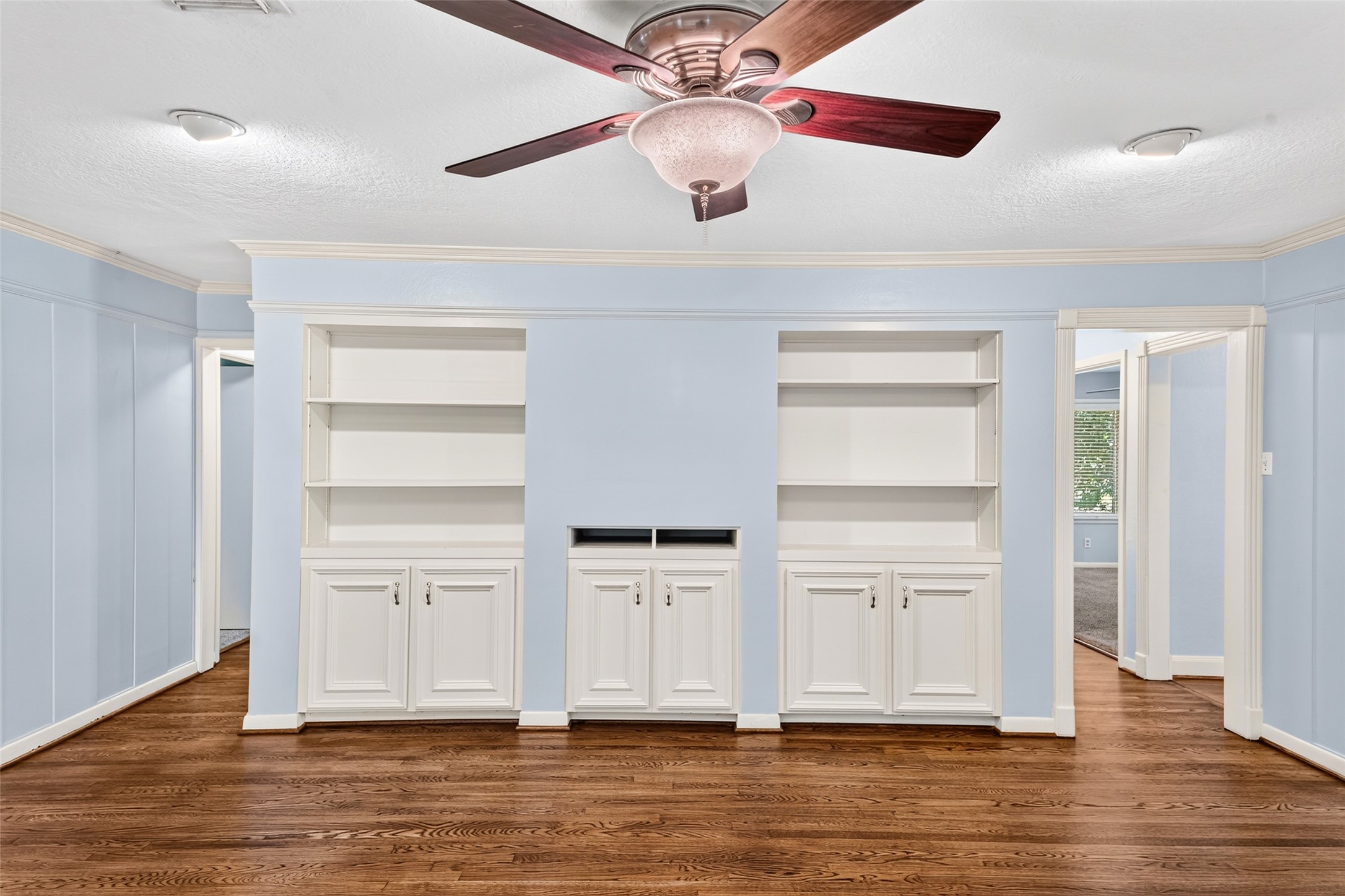 5262 Briarbend Drive, Houston, TX 77096