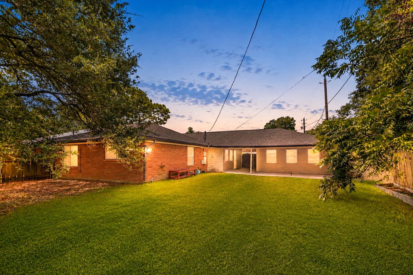 5262 Briarbend Drive, Houston, TX 77096