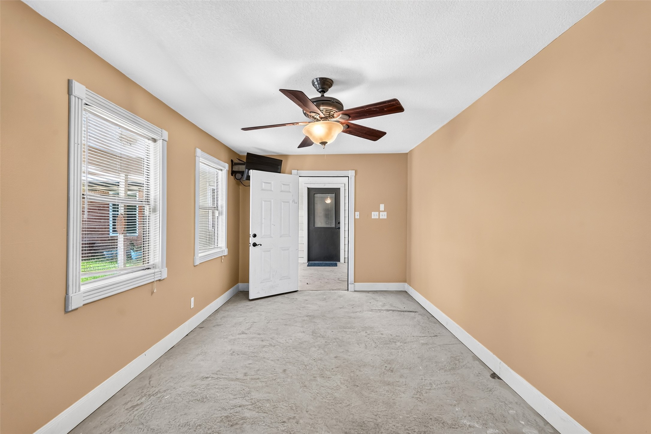5262 Briarbend Drive, Houston, TX 77096