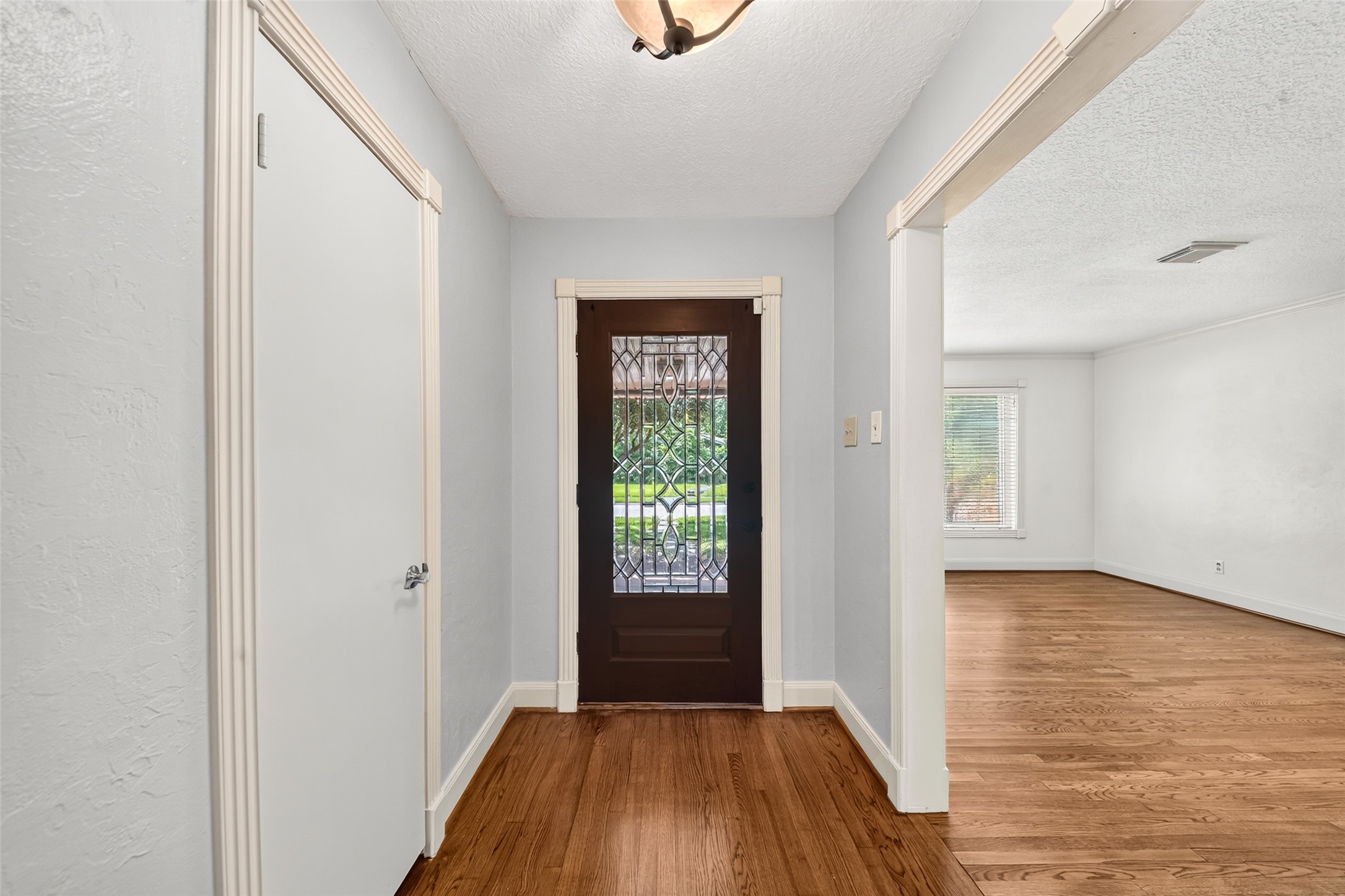 5262 Briarbend Drive, Houston, TX 77096