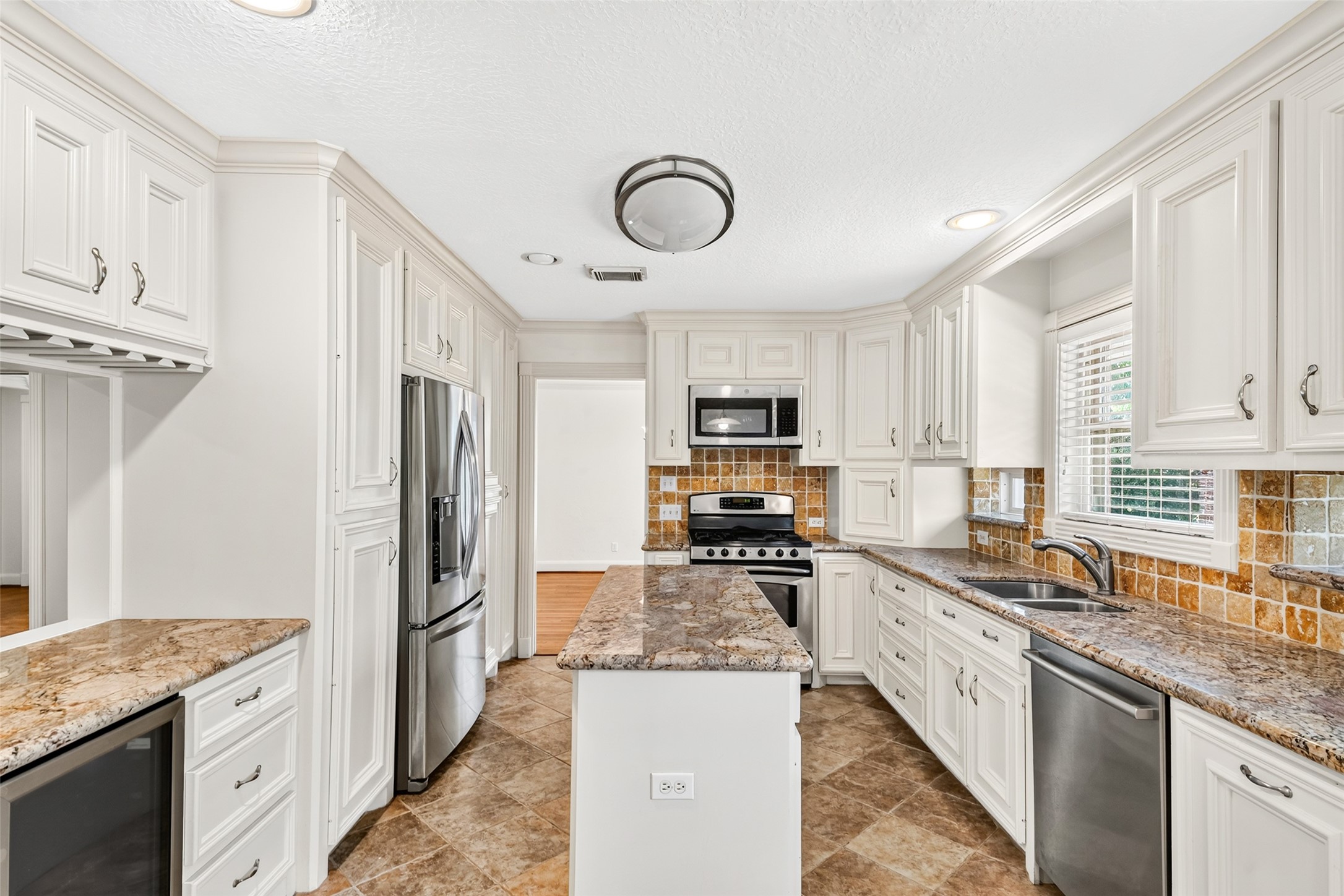 5262 Briarbend Drive, Houston, TX 77096