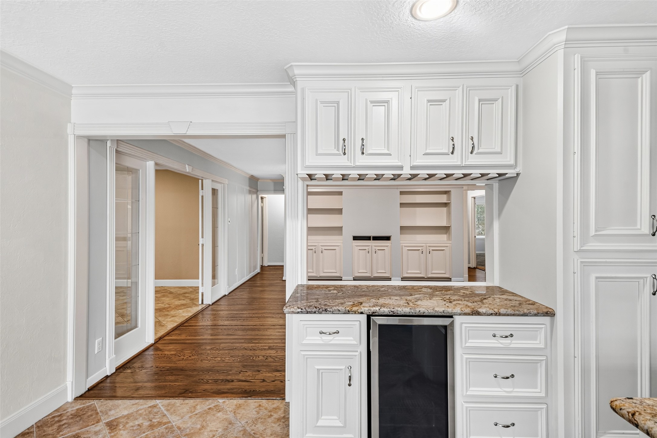 5262 Briarbend Drive, Houston, TX 77096