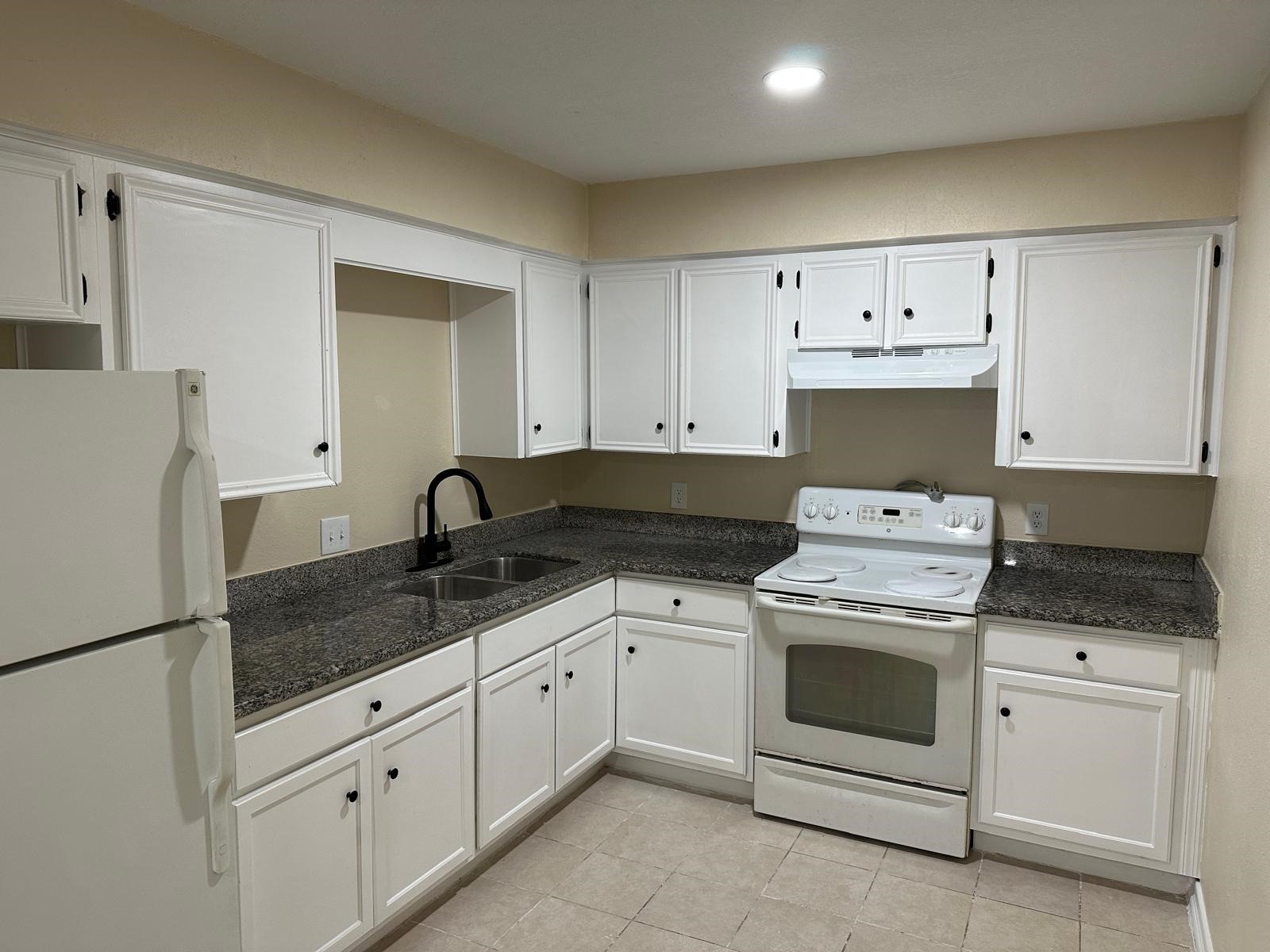 14407 Pine Street, Santa Fe, TX 77517