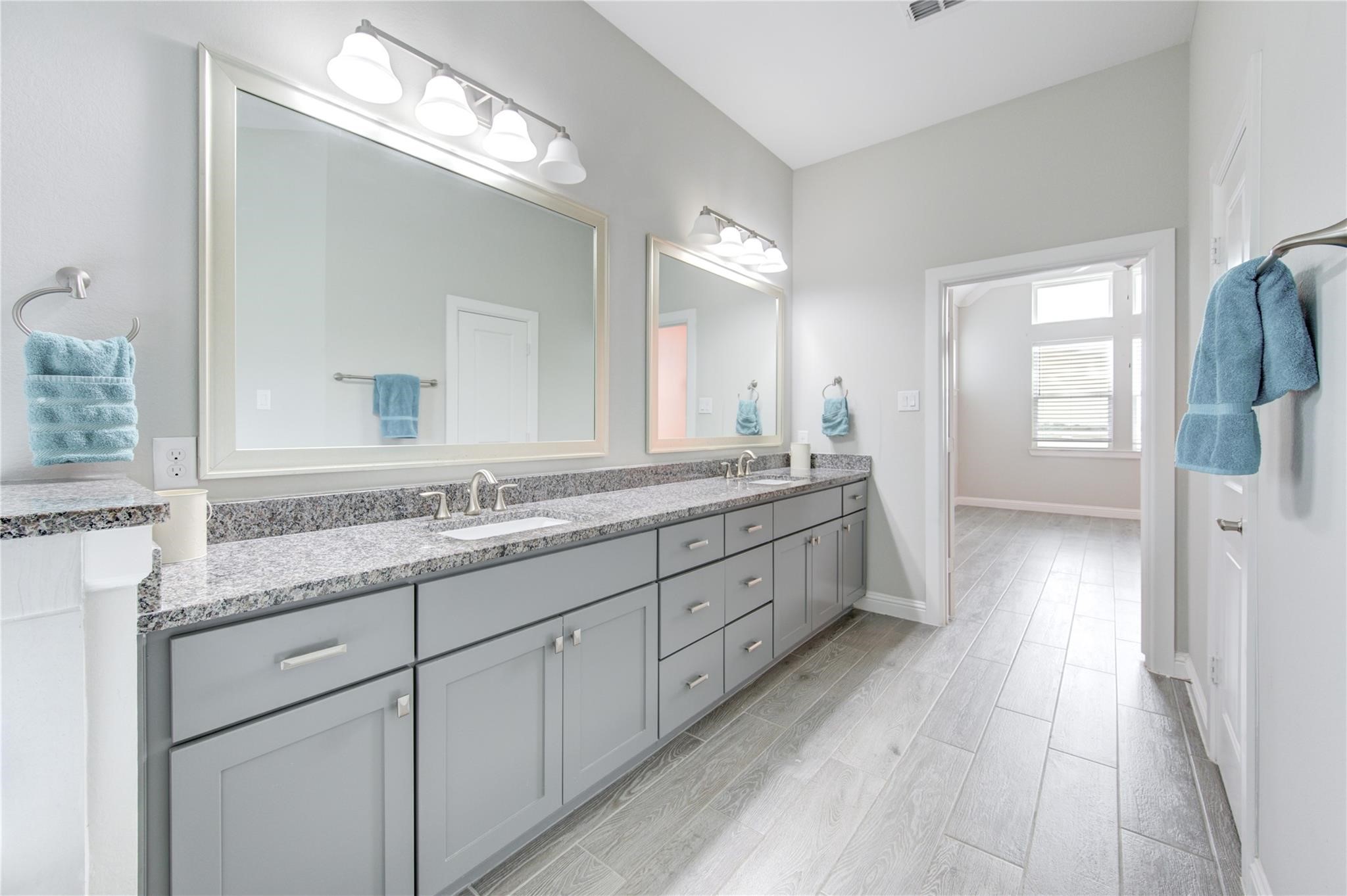 5126 Allen Cay Drive, Texas City, TX 77590