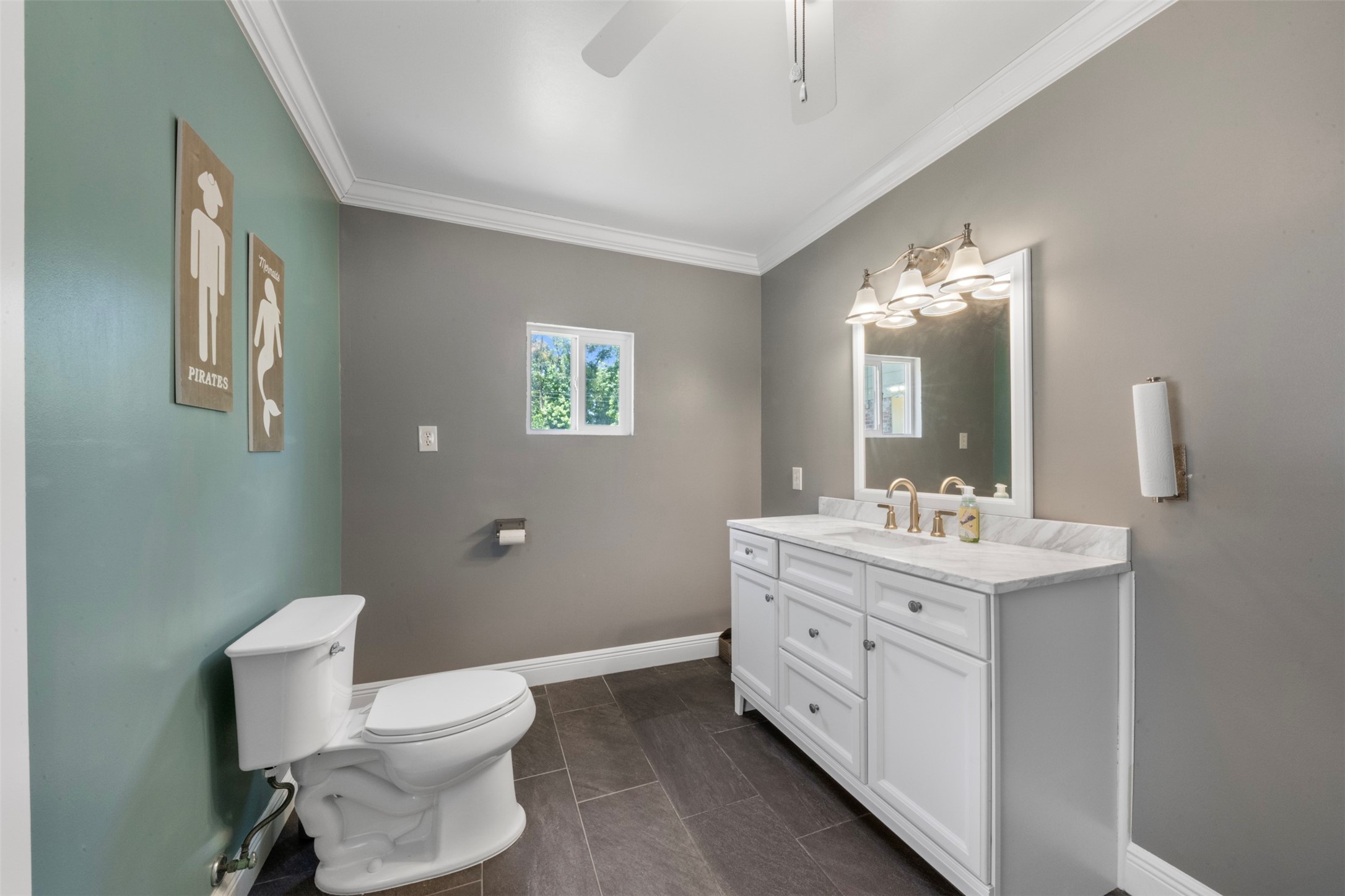 Outdoor Pool house bathroom