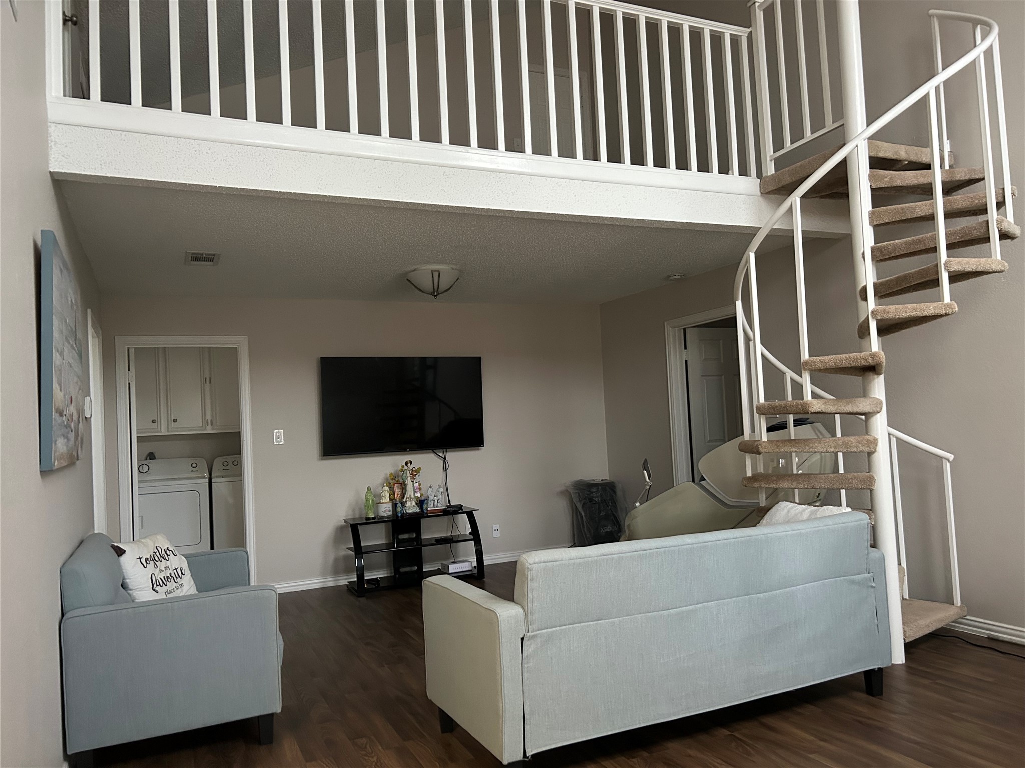 306 Isles End Road, Tiki Island, TX 77554