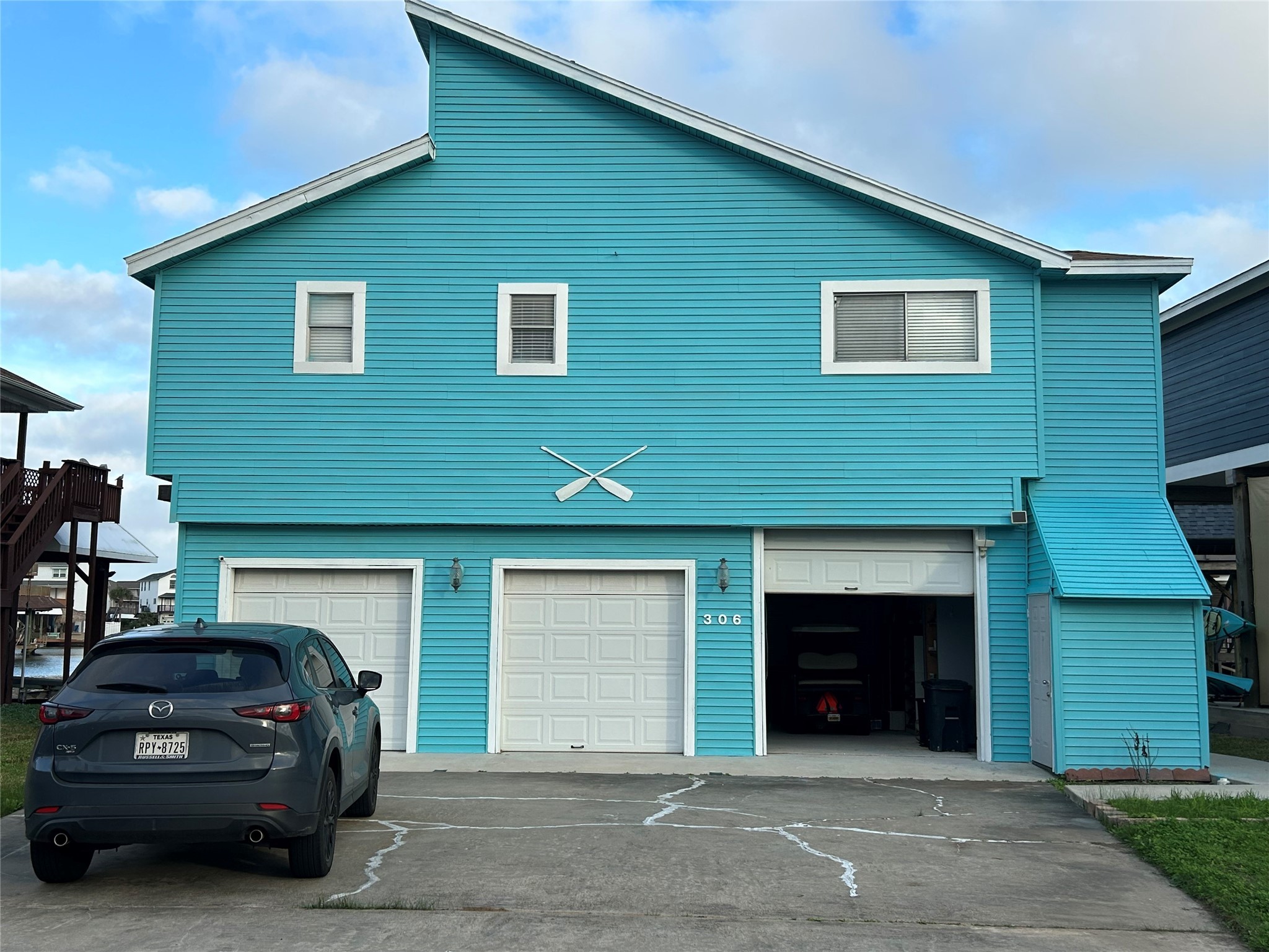 306 Isles End Road, Tiki Island, TX 77554