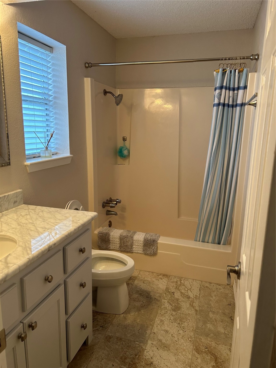 306 Isles End Road, Tiki Island, TX 77554