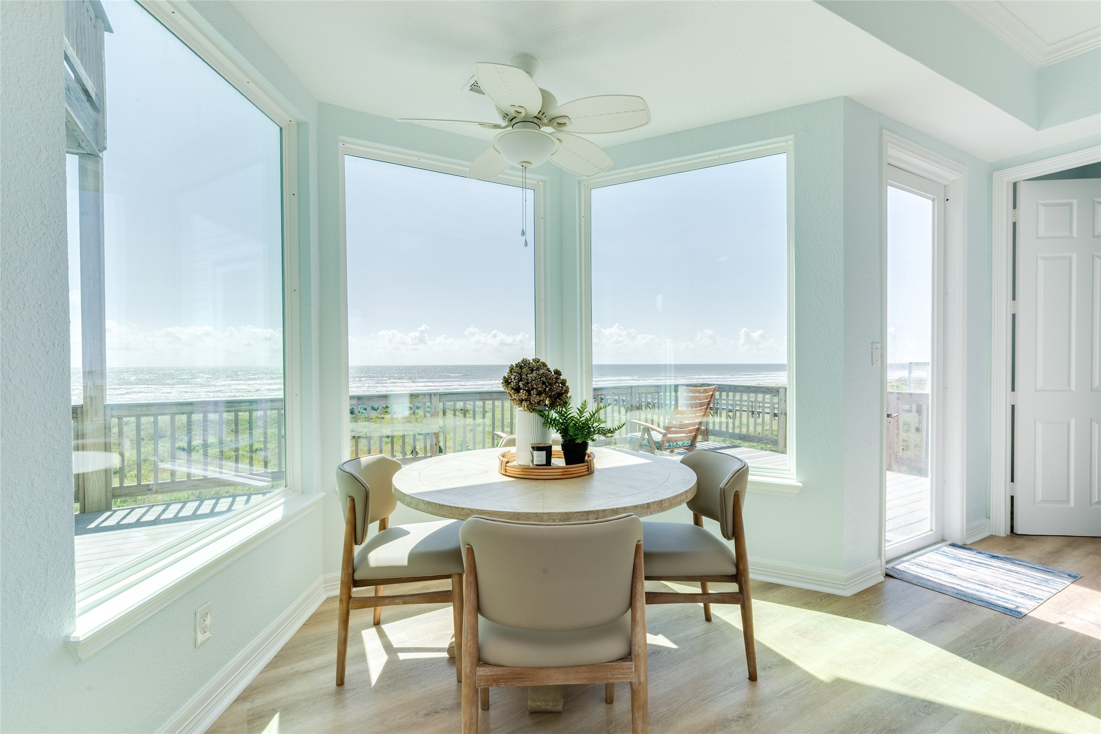 Breakfast Nook with deck access to the right