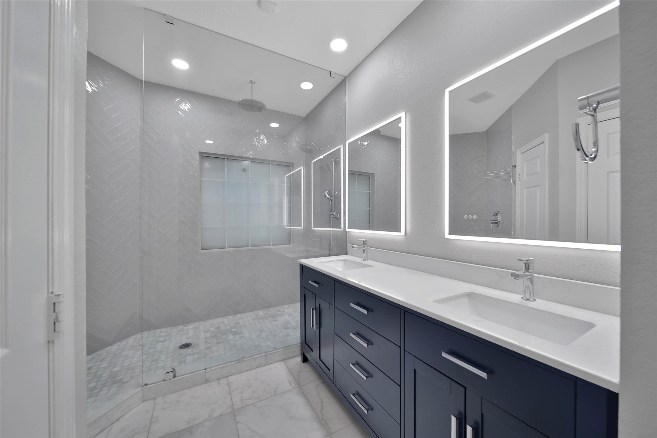 38 W Greenhill Terrace Place, Spring, TX 77382