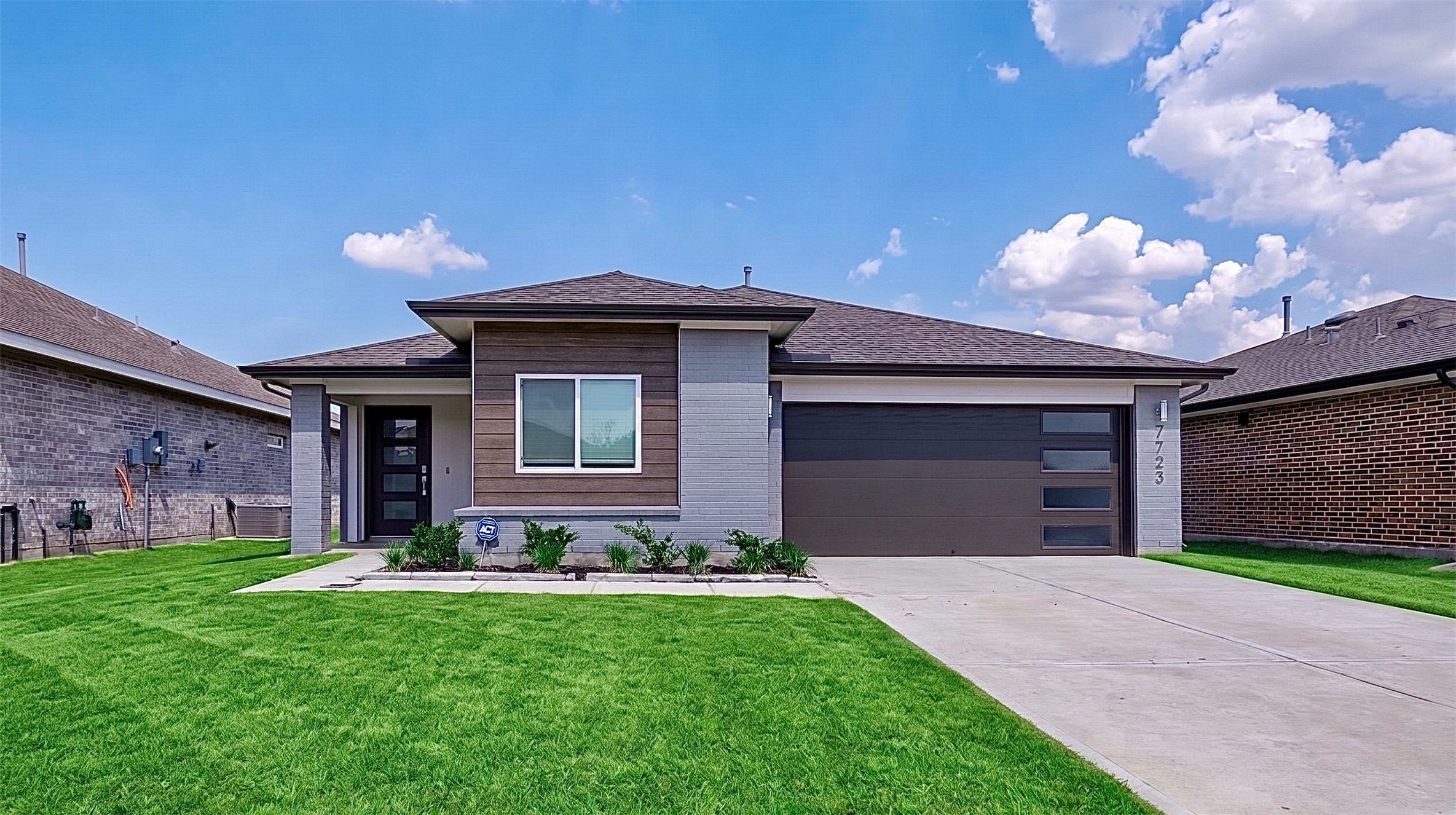 7723 Brushwood Drive, Rosharon, TX 77583 7723 Brushwood Drive, Rosharon, TX 77583
