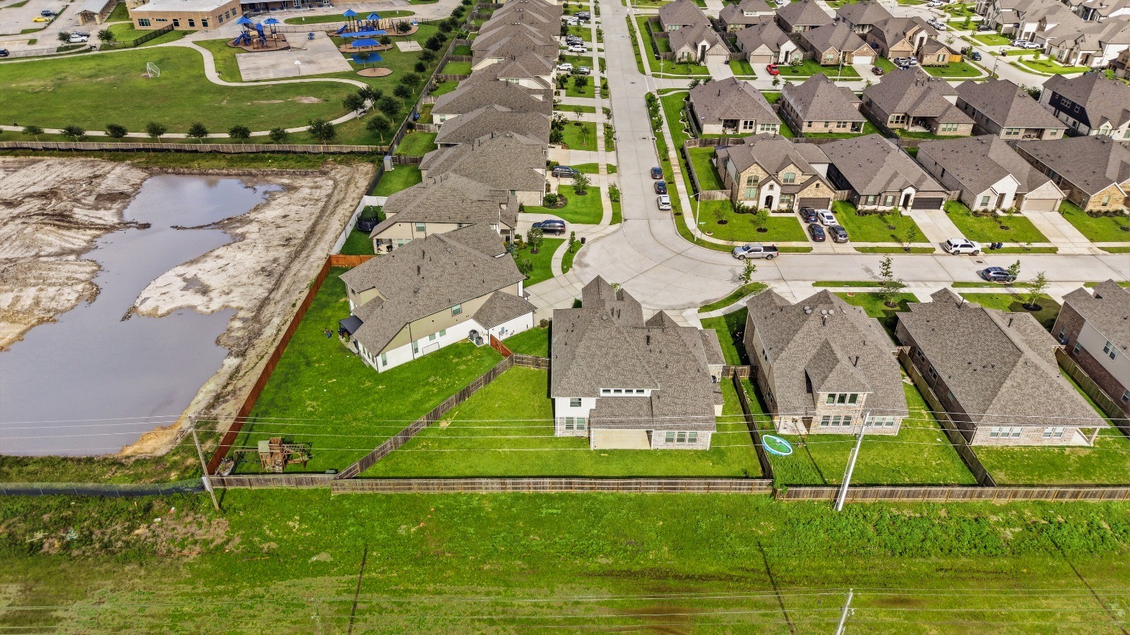 702 Hooks Trail, League City, TX 77573