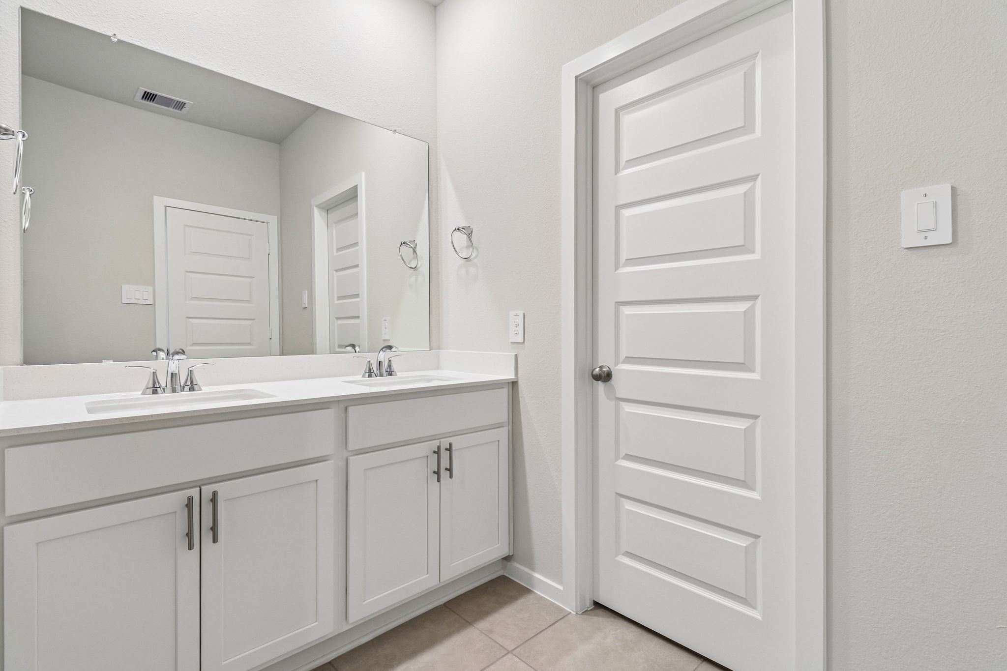 Photo is not of actual home, but is an inspirational photo of builder's model home and may depict options, furnishings, and/or decorator features that are not included.