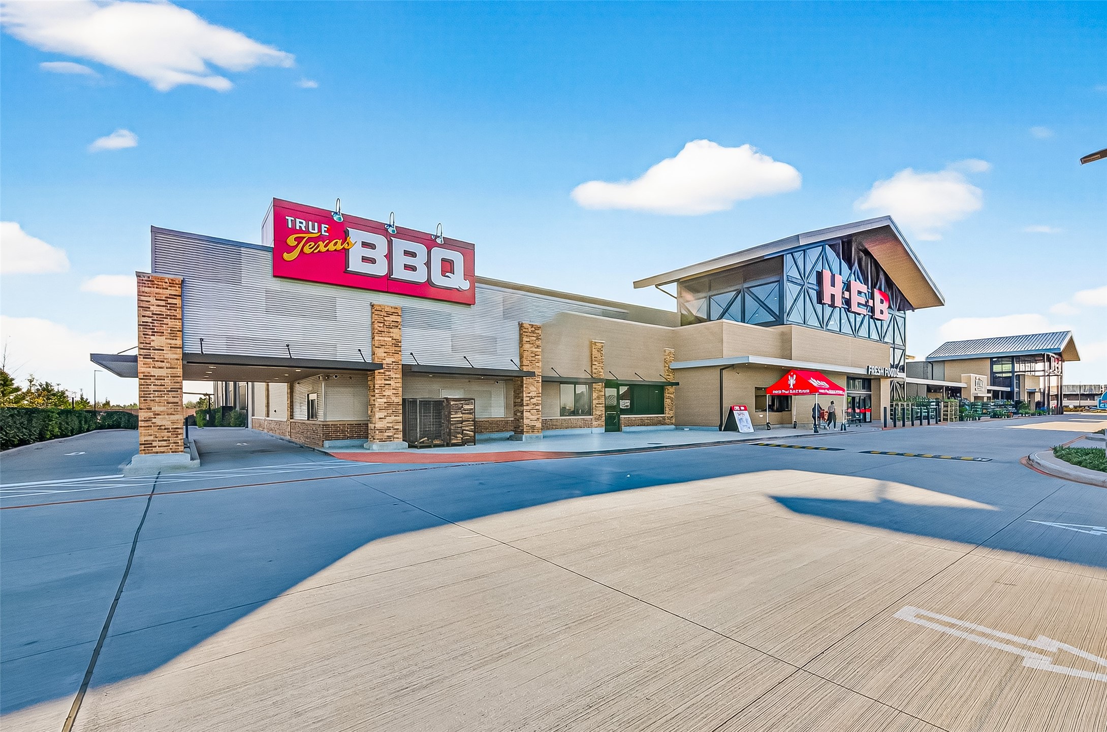 Enjoy convenient access to every day shopping and dining, with H-E-B at Village Green in Bridgeland Central just 2 miles away, making errands and local dining options minutes from home.