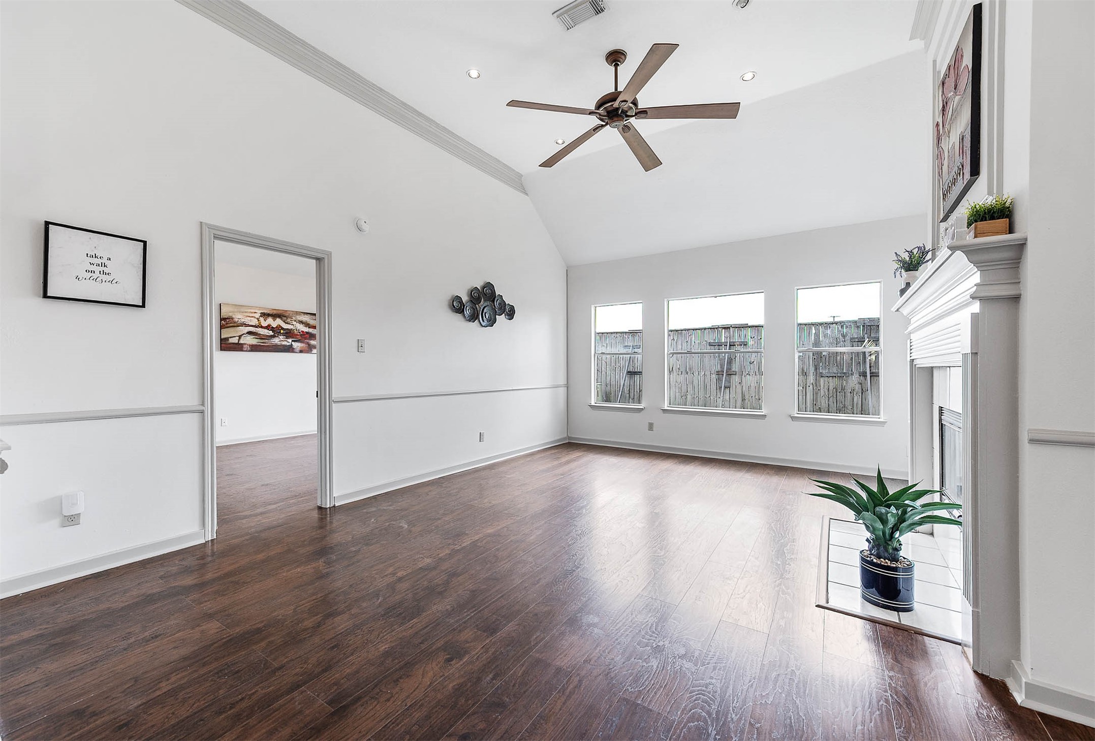 Open floor plan concept with plenty of natural lighting Open floor plan concept with plenty of natural lighting