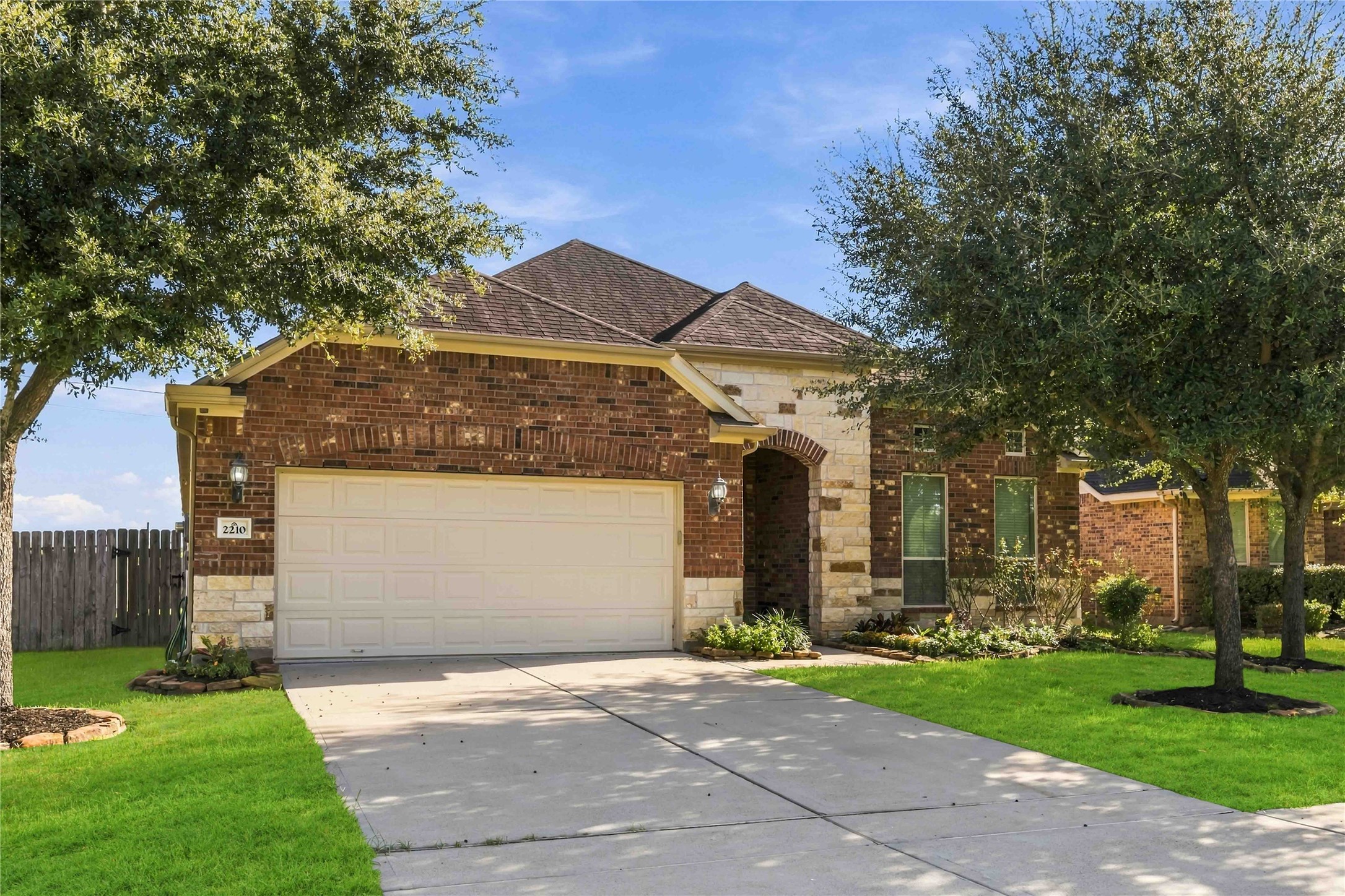 2210 Dama Drive, Rosenberg, TX 77471