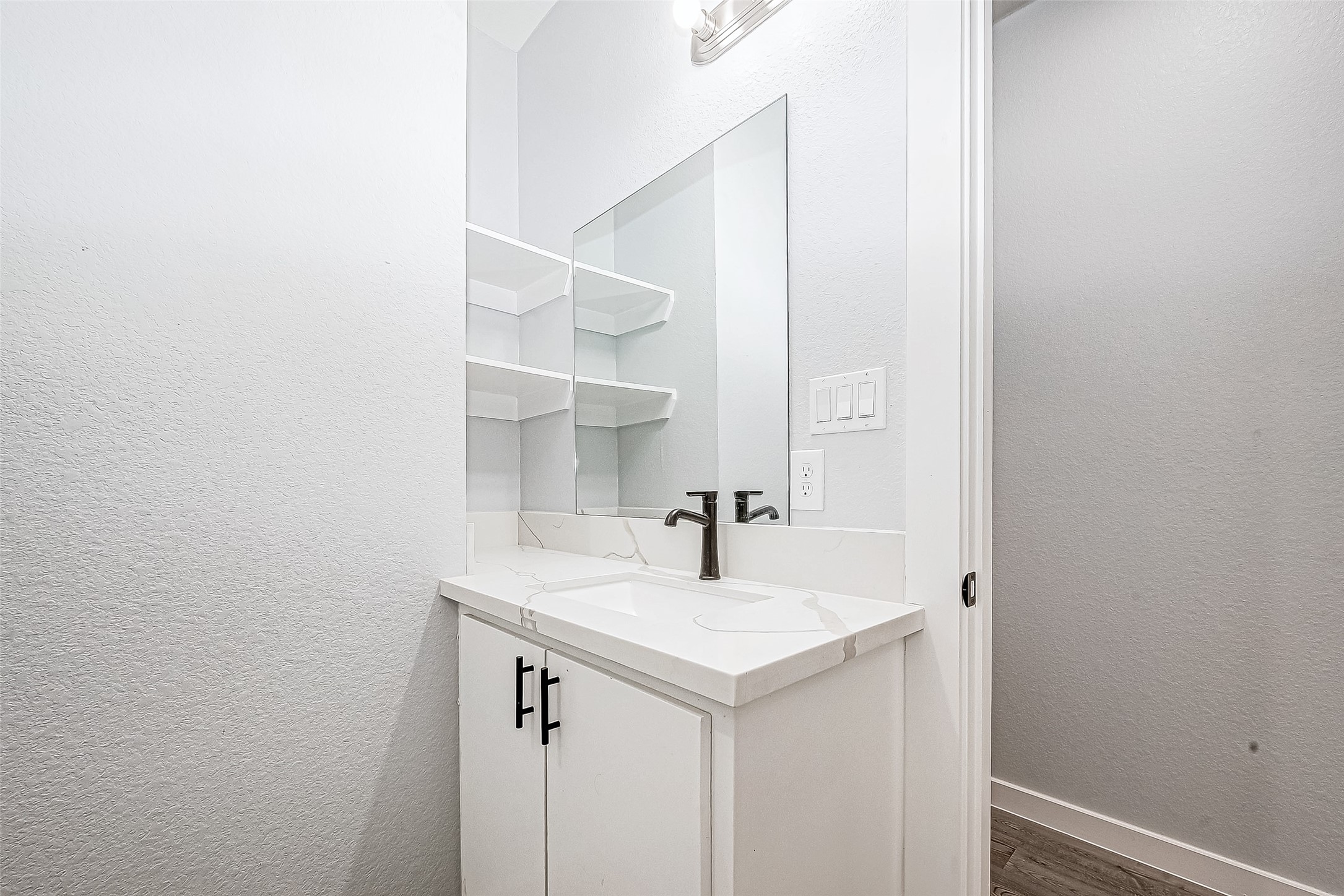 6725 Avenue K, Houston, TX 77011