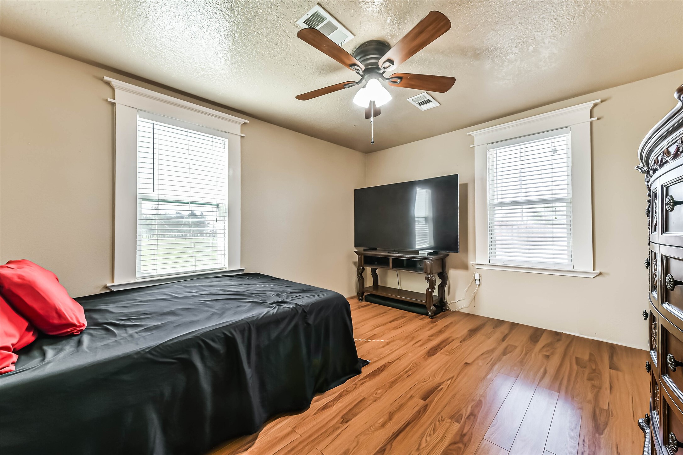 20006 Sanchez Road, Alvin, TX 77511