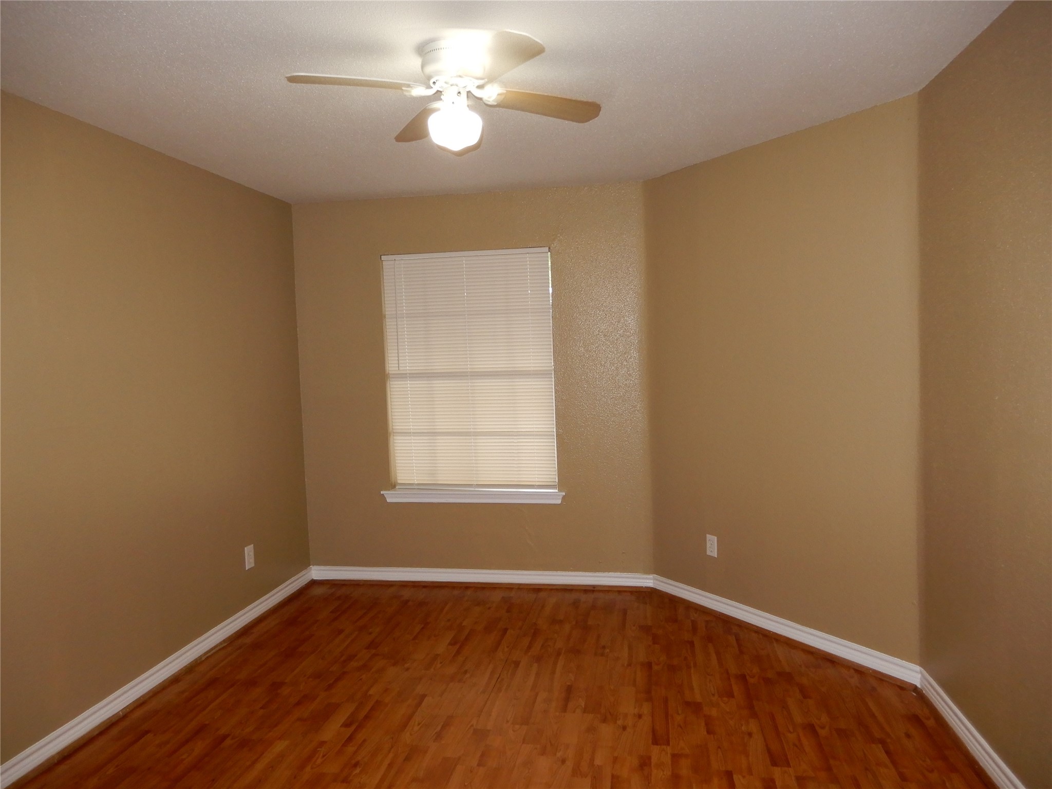 10767 Braes Bend Drive, Houston, TX 77071