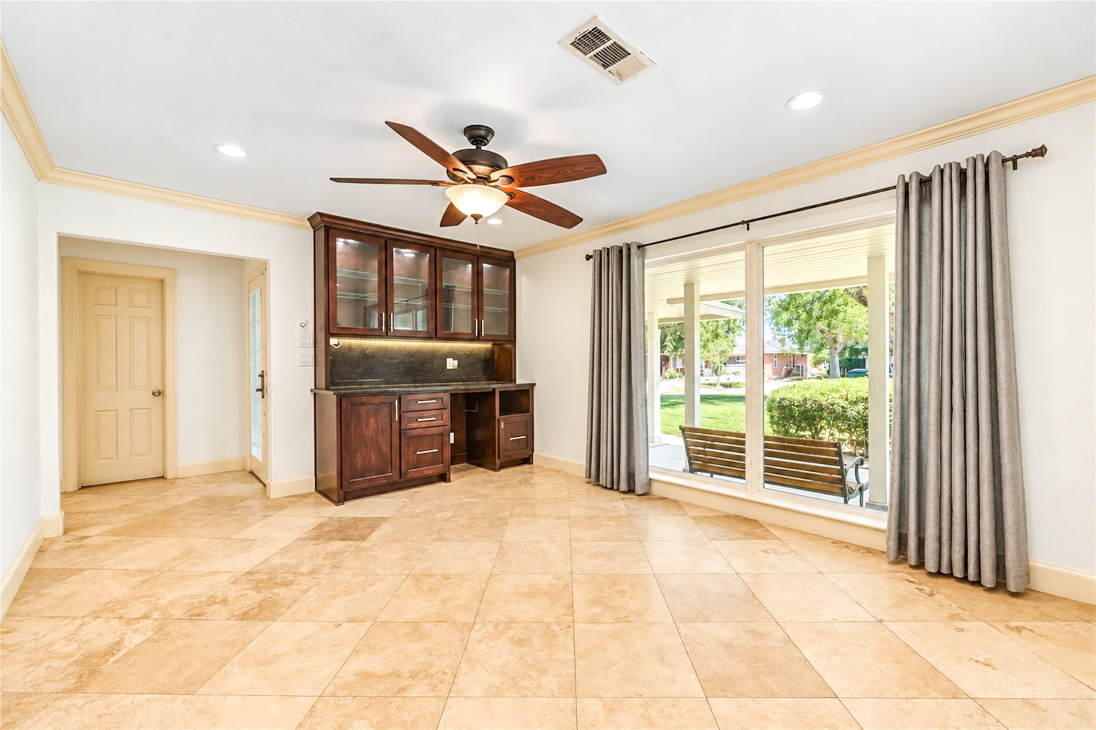 Front Room/Flex Room