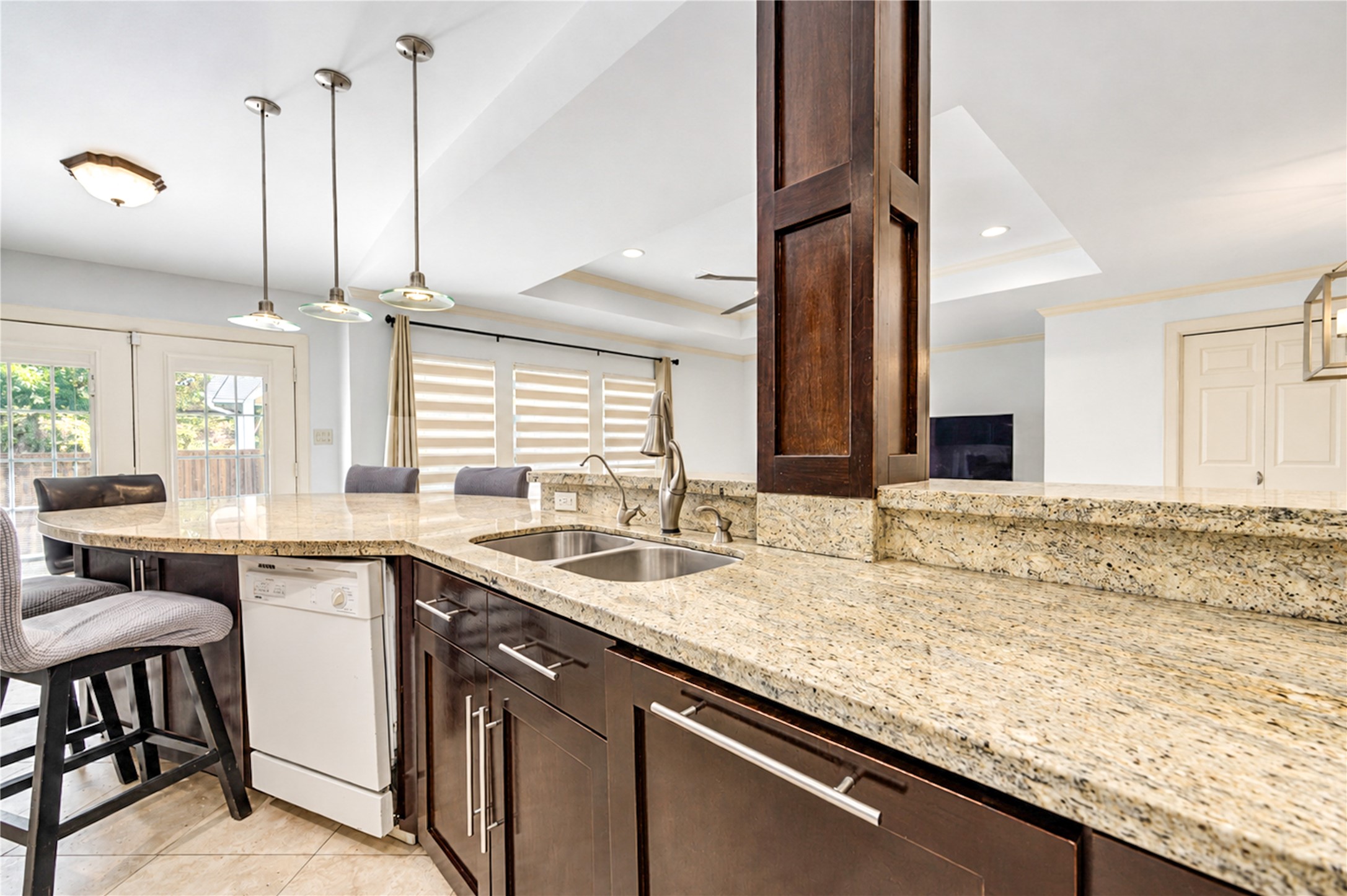 703 Oriole Lane, Pasadena, TX 77502