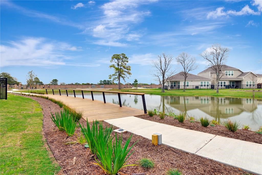 9828 Rugged Oaks Drive, Houston, TX 77080