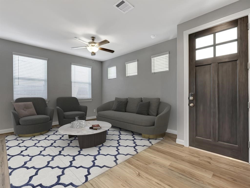 9828 Rugged Oaks Drive, Houston, TX 77080