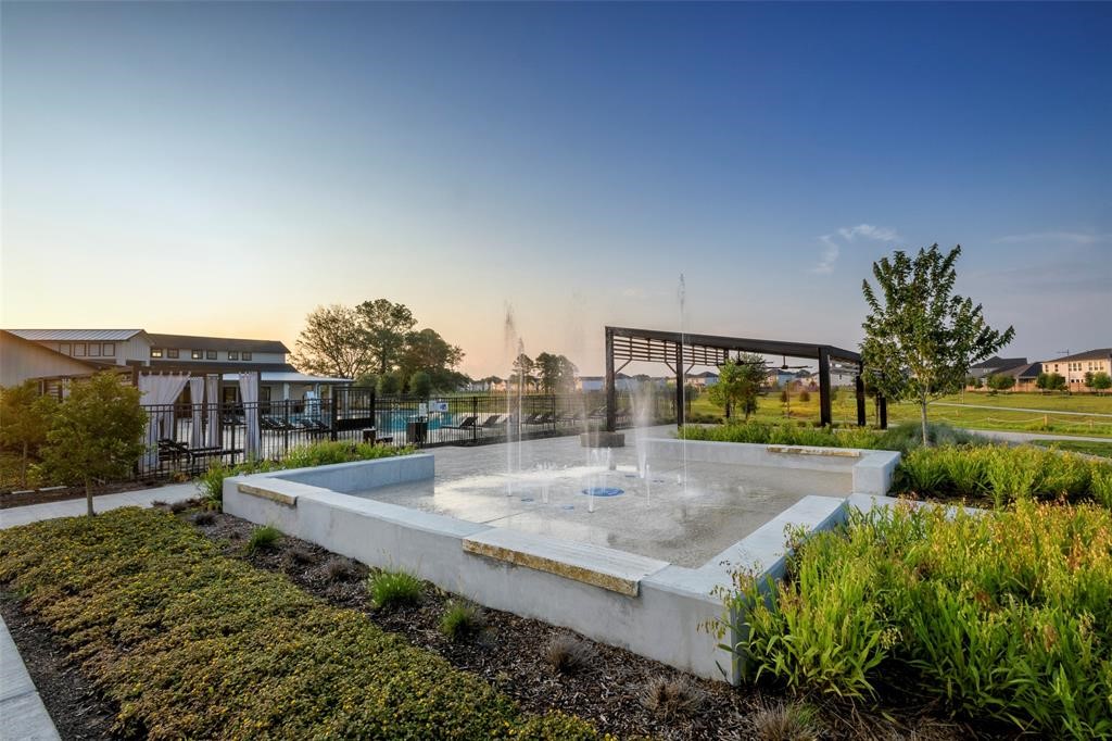 9828 Rugged Oaks Drive, Houston, TX 77080