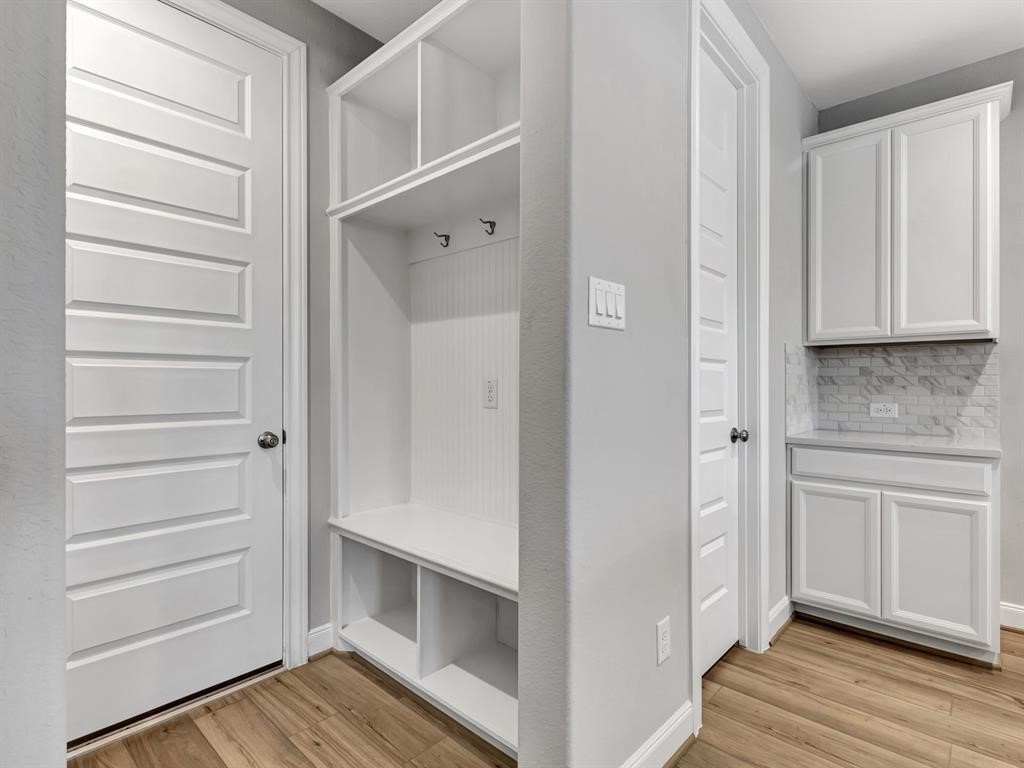 9828 Rugged Oaks Drive, Houston, TX 77080