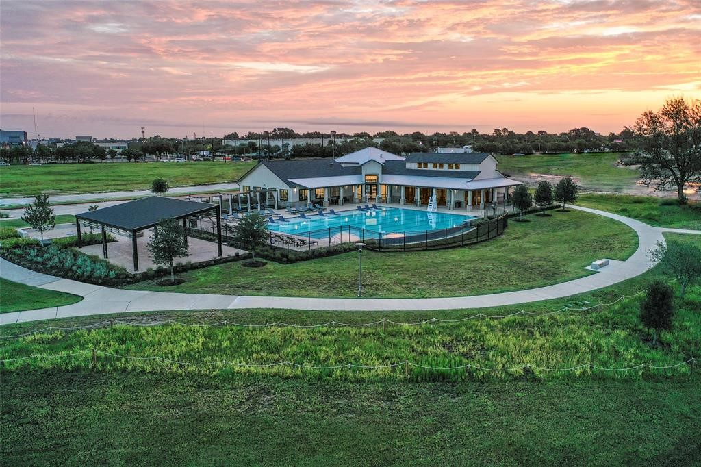 9828 Rugged Oaks Drive, Houston, TX 77080