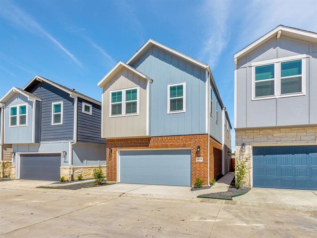 9828 Rugged Oaks Drive, Houston, TX 77080