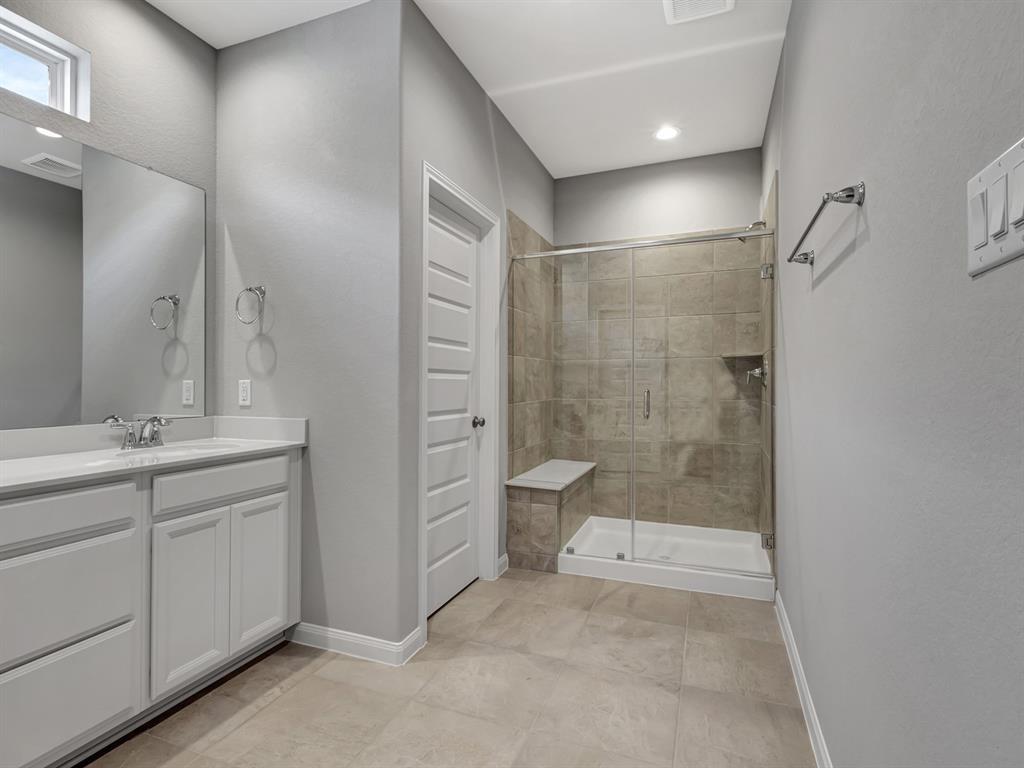 9828 Rugged Oaks Drive, Houston, TX 77080